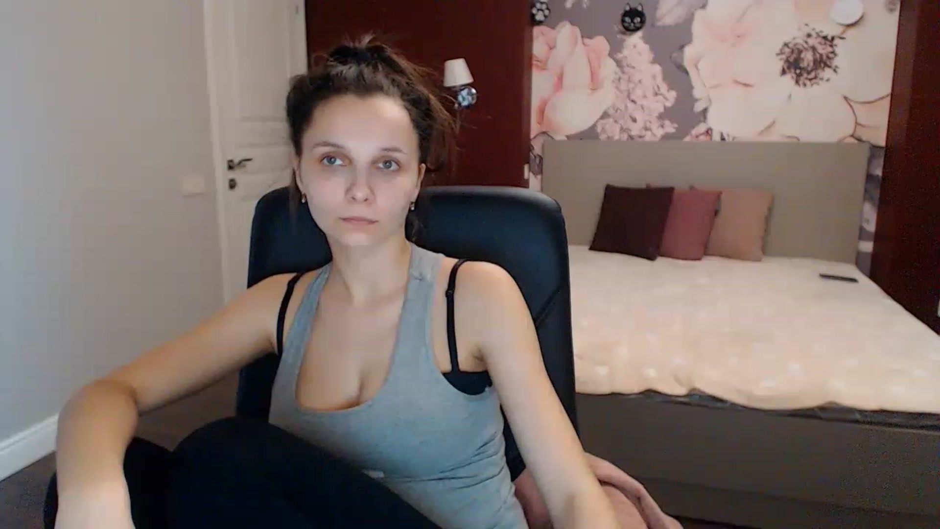 Gallery image thumbnail from Karina_Mils's myfreecams stream on, 01/17/2023, 08:26 image 18 of 20