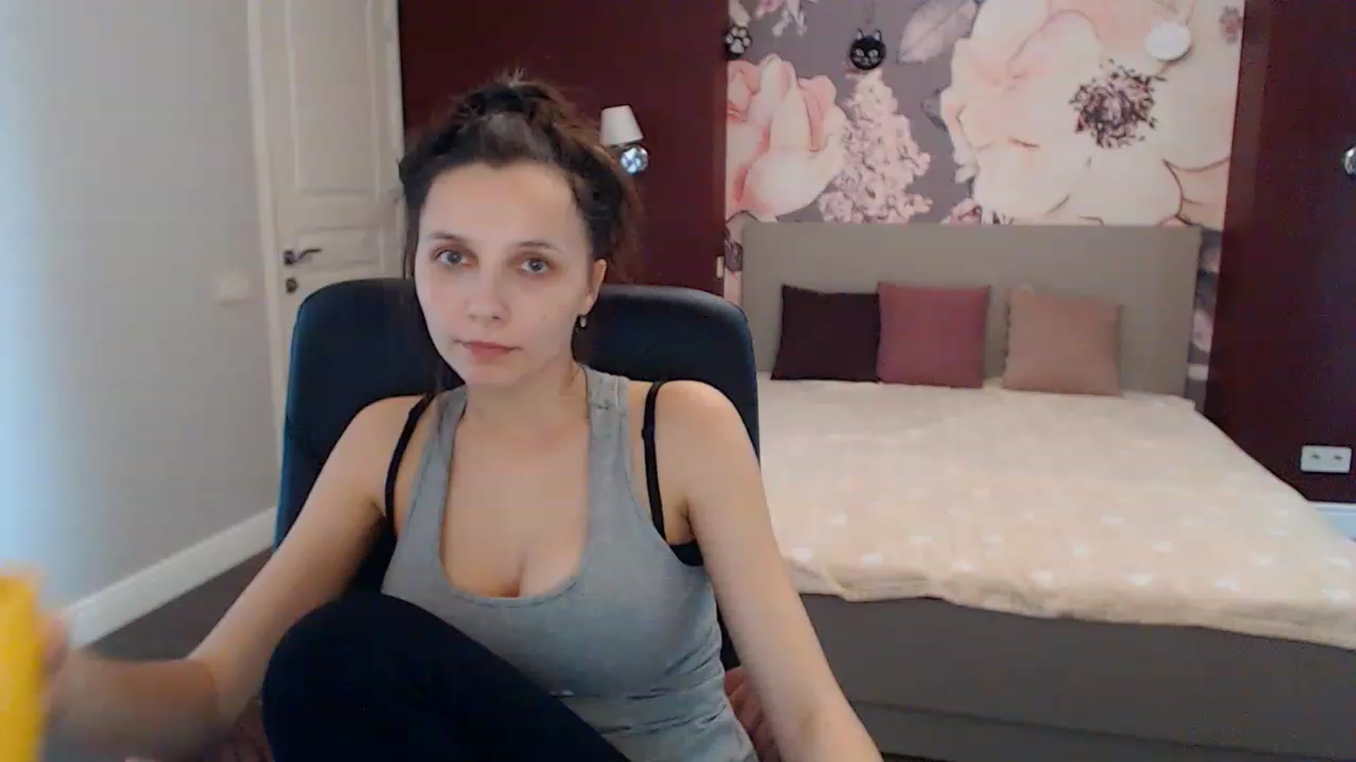 Gallery image thumbnail from Karina_Mils's myfreecams stream on, 01/17/2023, 10:01 image 9 of 20