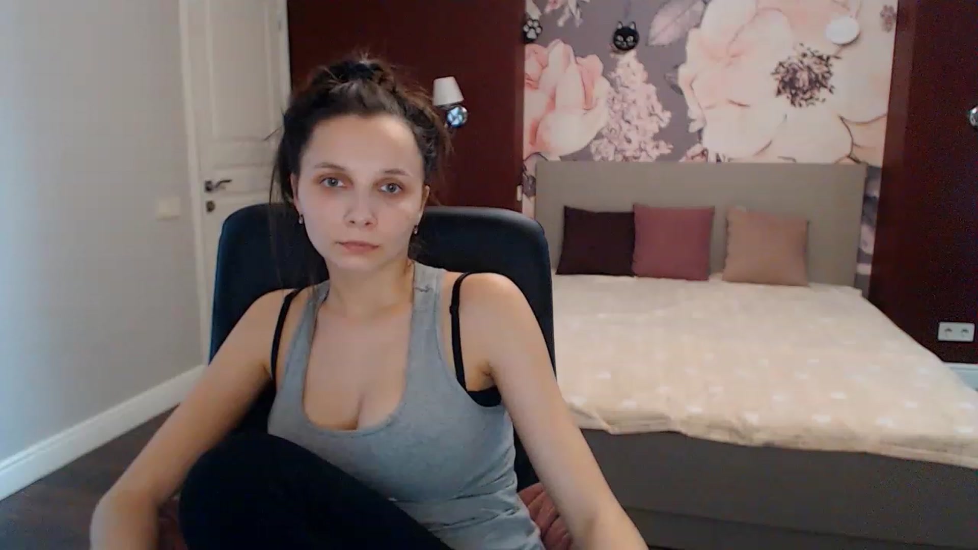 Gallery image thumbnail from Karina_Mils's myfreecams stream on, 01/17/2023, 10:01 image 20 of 20