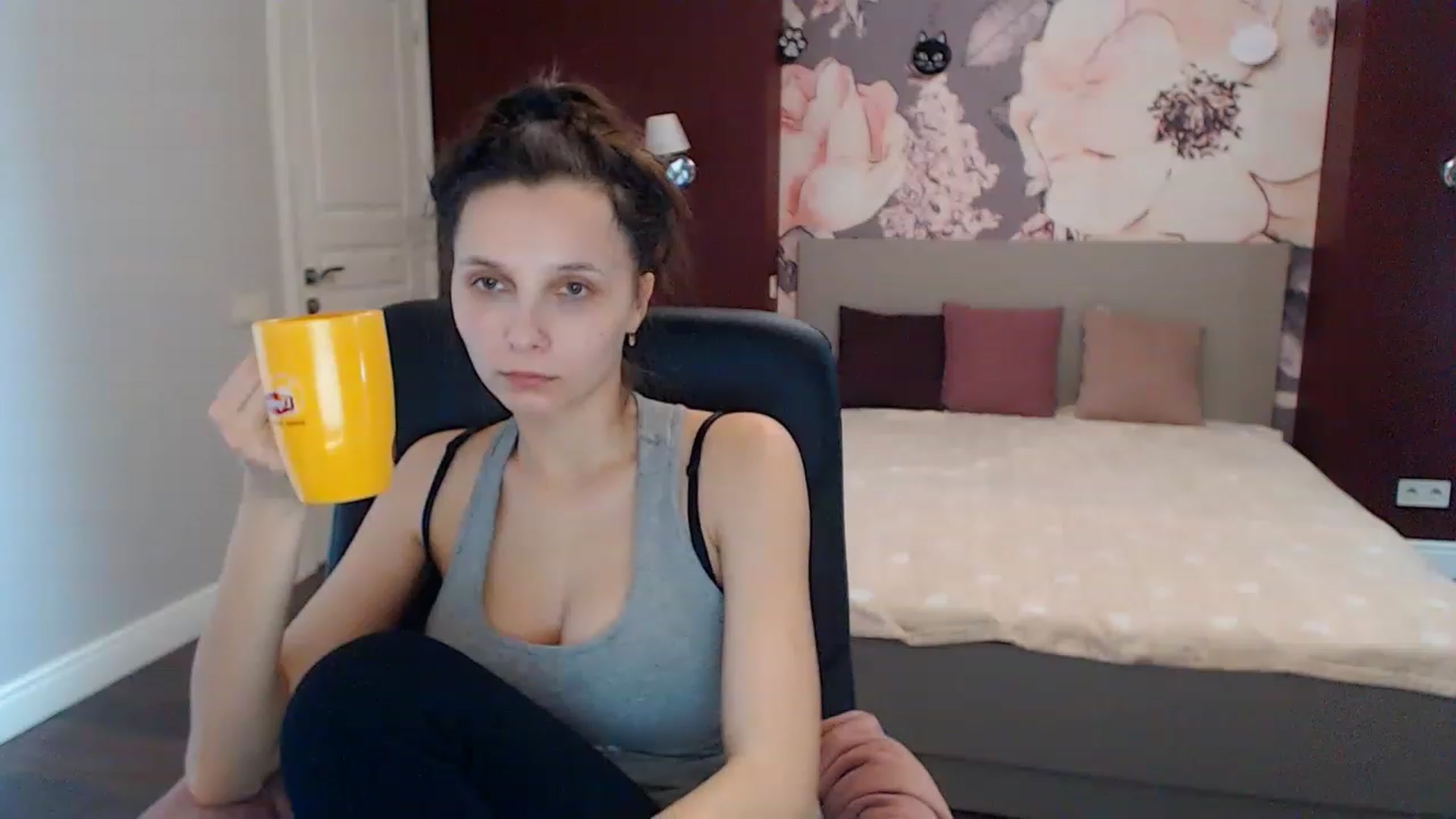 Gallery image thumbnail from Karina_Mils's myfreecams stream on, 01/17/2023, 10:01 image 6 of 20