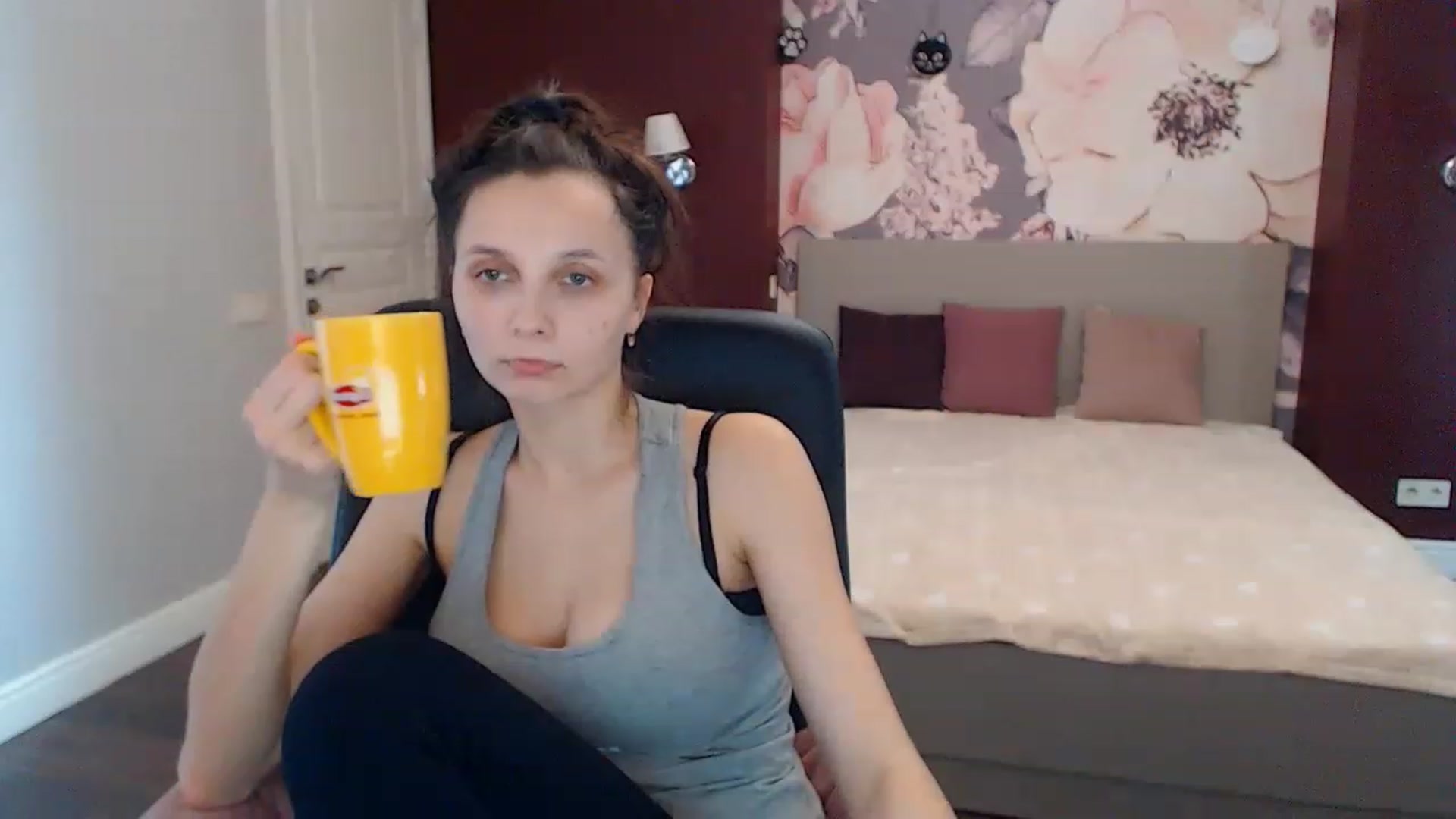 Gallery image thumbnail from Karina_Mils's myfreecams stream on, 01/17/2023, 10:01 image 8 of 20
