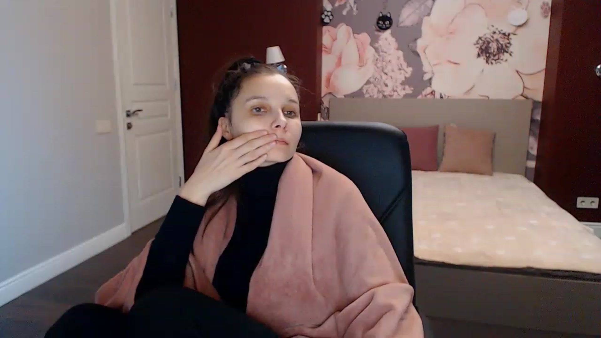 Gallery image thumbnail from Karina_Mils's myfreecams stream on, 01/18/2023, 07:45 image 5 of 20