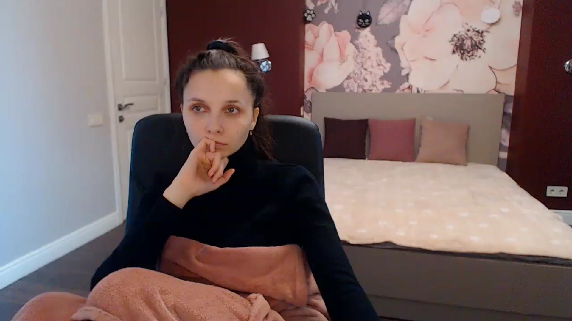 Gallery image thumbnail from Karina_Mils's myfreecams stream on, 01/18/2023, 07:45 image 20 of 20