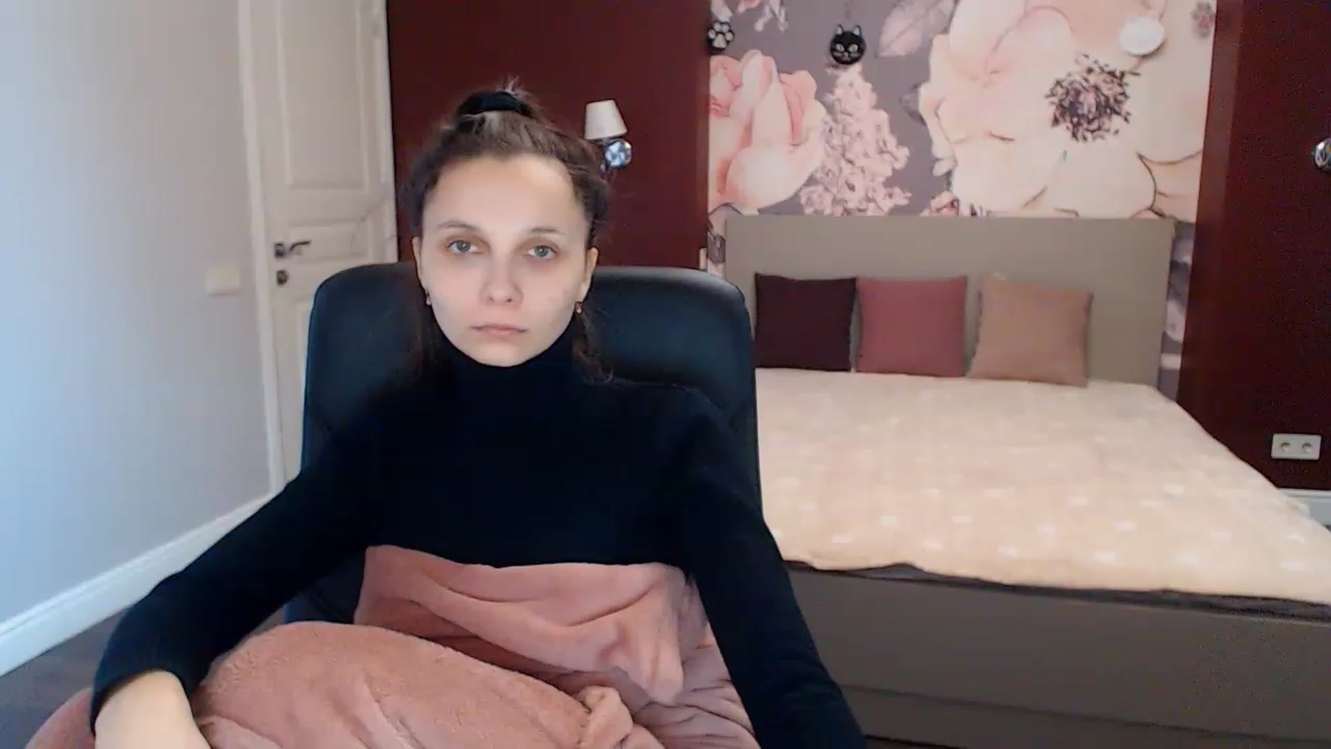 Gallery image thumbnail from Karina_Mils's myfreecams stream on, 01/18/2023, 07:45 image 19 of 20