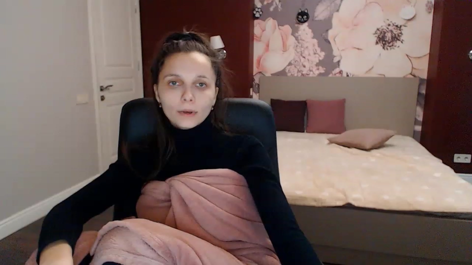 Gallery image thumbnail from Karina_Mils's myfreecams stream on, 01/18/2023, 09:13 image 12 of 20