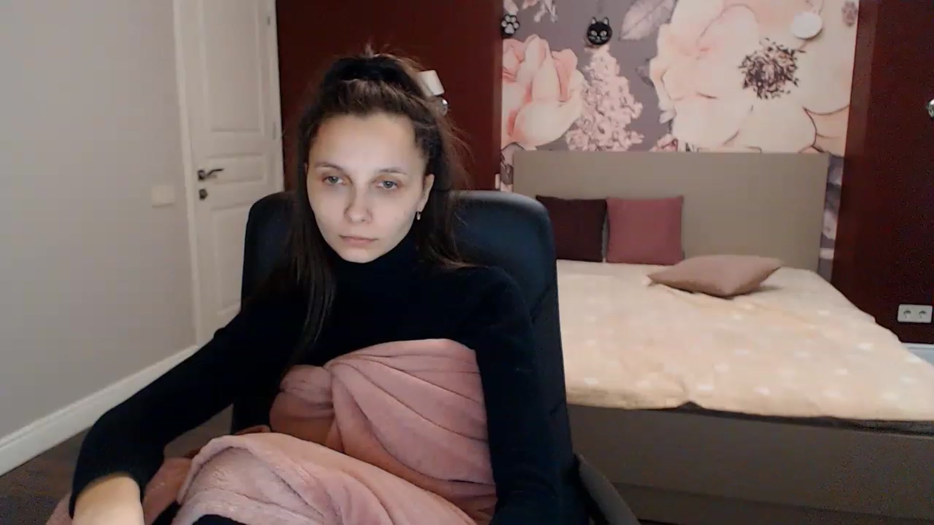 Gallery image thumbnail from Karina_Mils's myfreecams stream on, 01/18/2023, 09:13 image 8 of 20