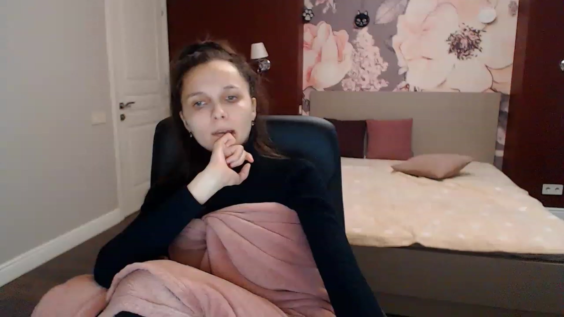 Gallery image thumbnail from Karina_Mils's myfreecams stream on, 01/18/2023, 09:13 image 5 of 20