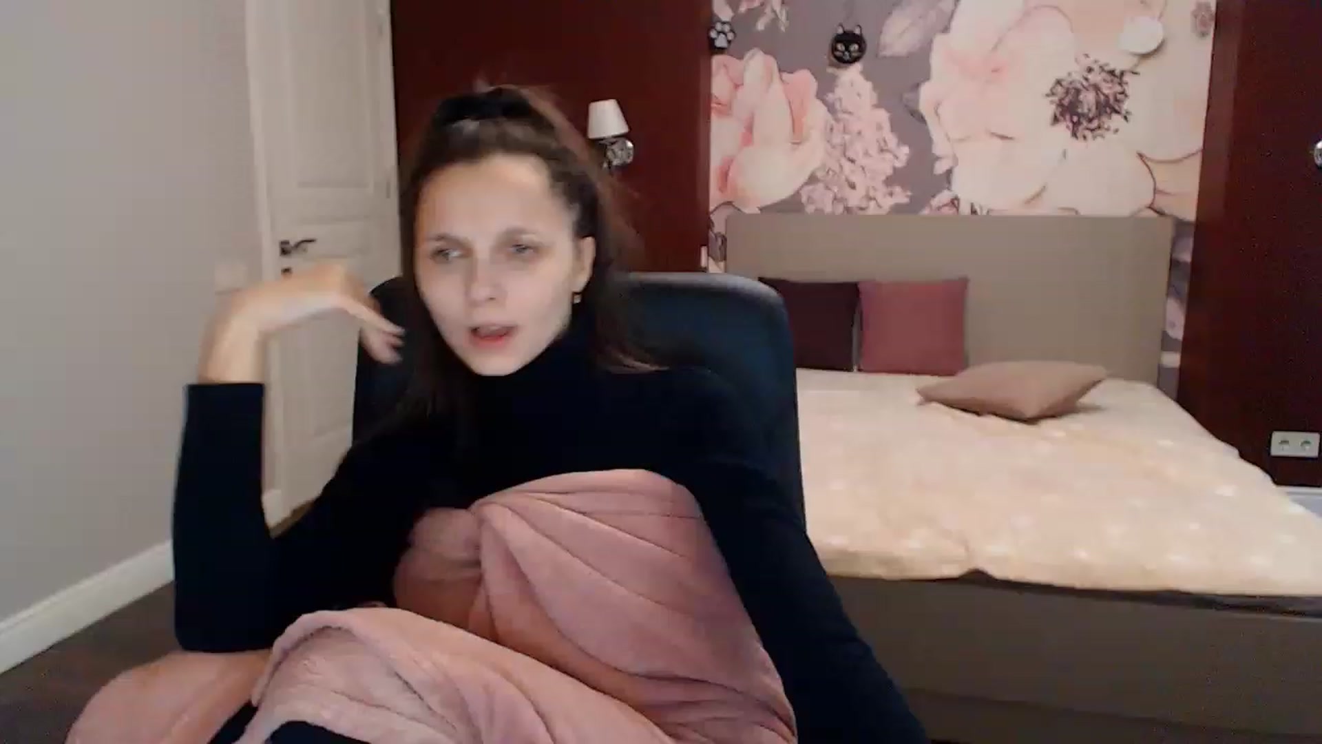 Gallery image thumbnail from Karina_Mils's myfreecams stream on, 01/18/2023, 09:13 image 10 of 20