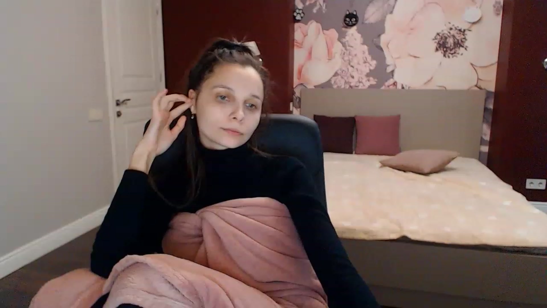 Gallery image thumbnail from Karina_Mils's myfreecams stream on, 01/18/2023, 09:13 image 13 of 20