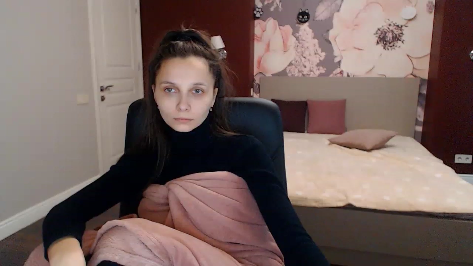 Gallery image thumbnail from Karina_Mils's myfreecams stream on, 01/18/2023, 09:13 image 9 of 20