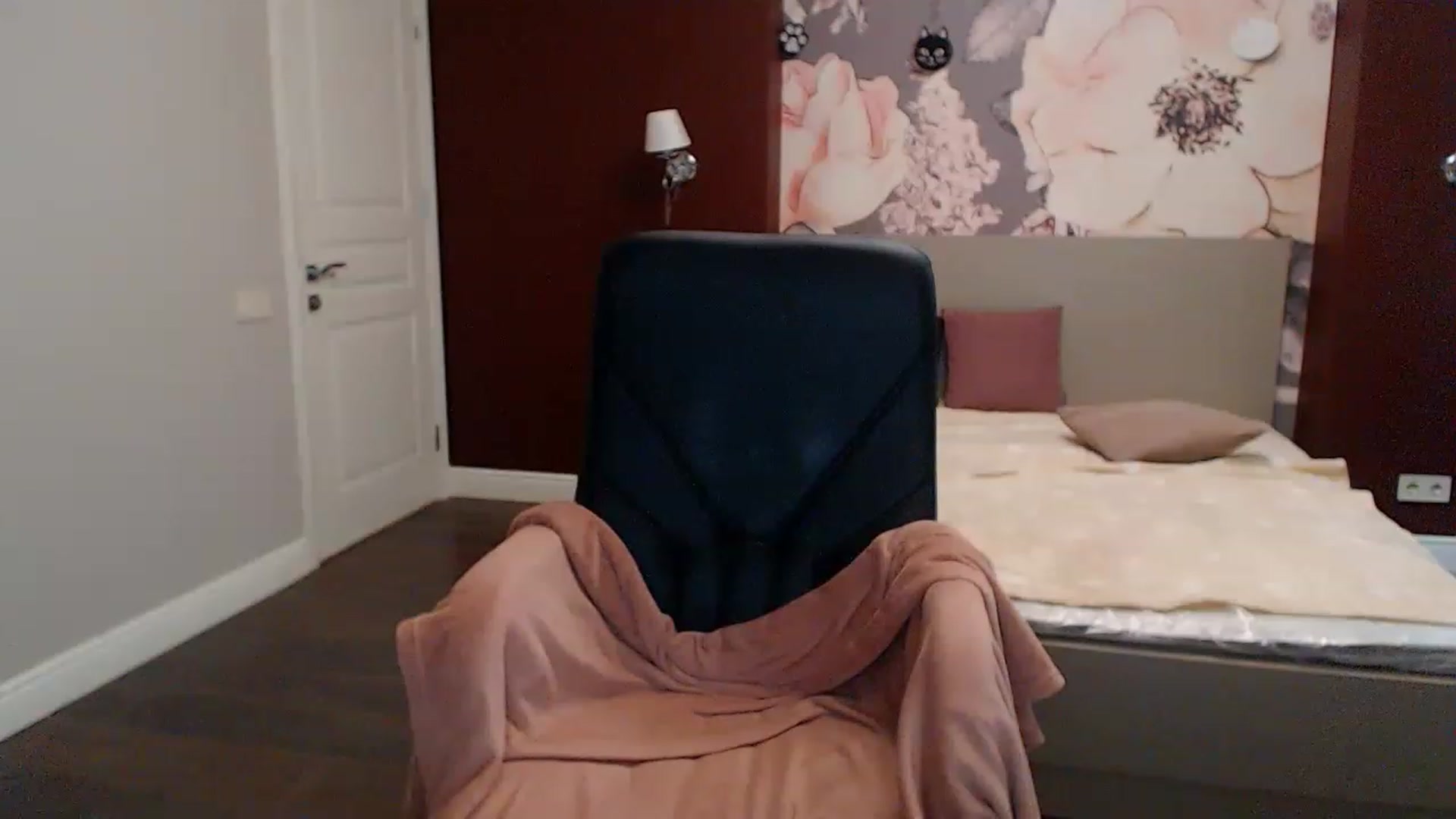 Gallery image thumbnail from Karina_Mils's myfreecams stream on, 01/18/2023, 11:30 image 5 of 20