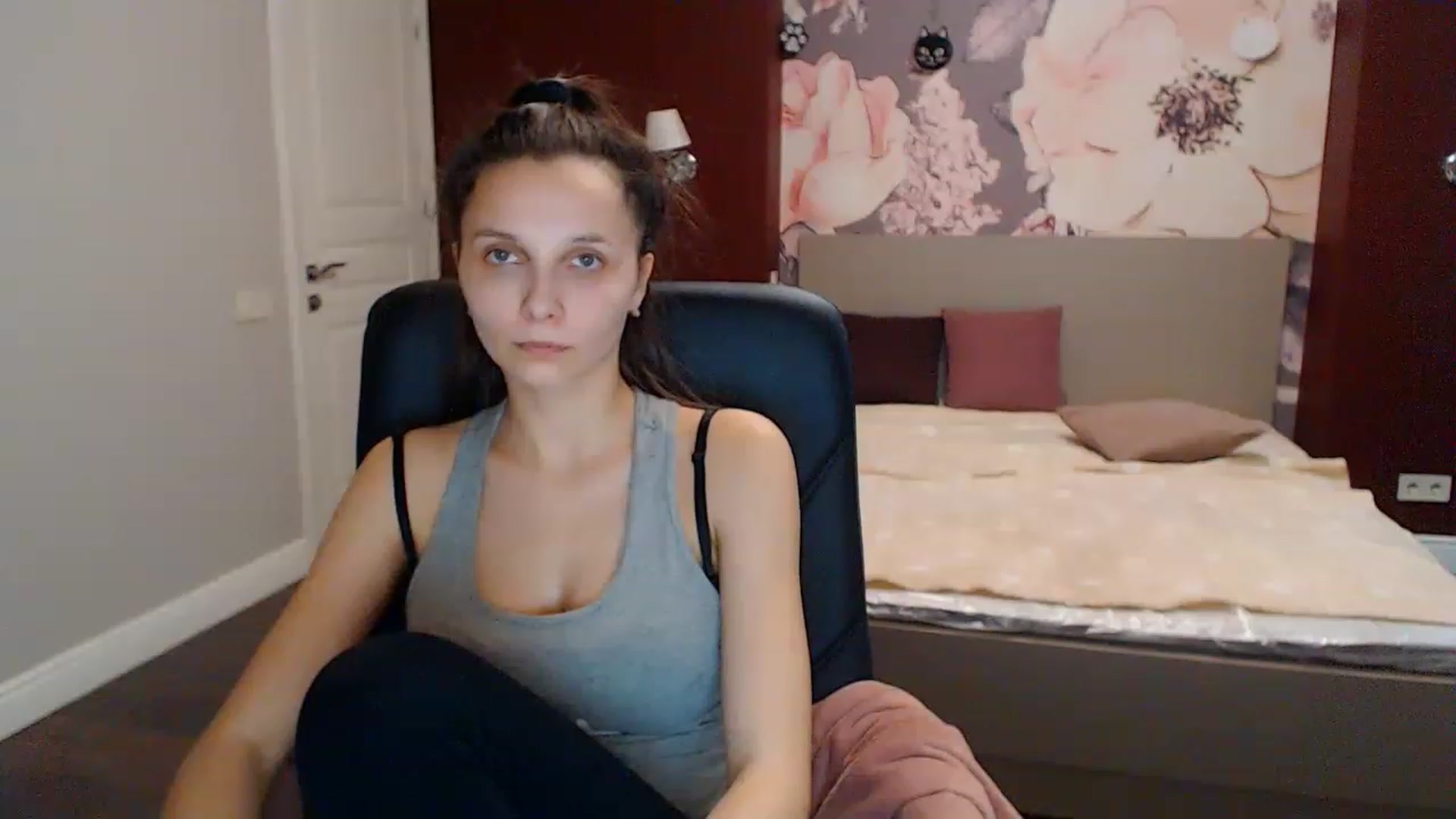 Gallery image thumbnail from Karina_Mils's myfreecams stream on, 01/18/2023, 11:30 image 9 of 20