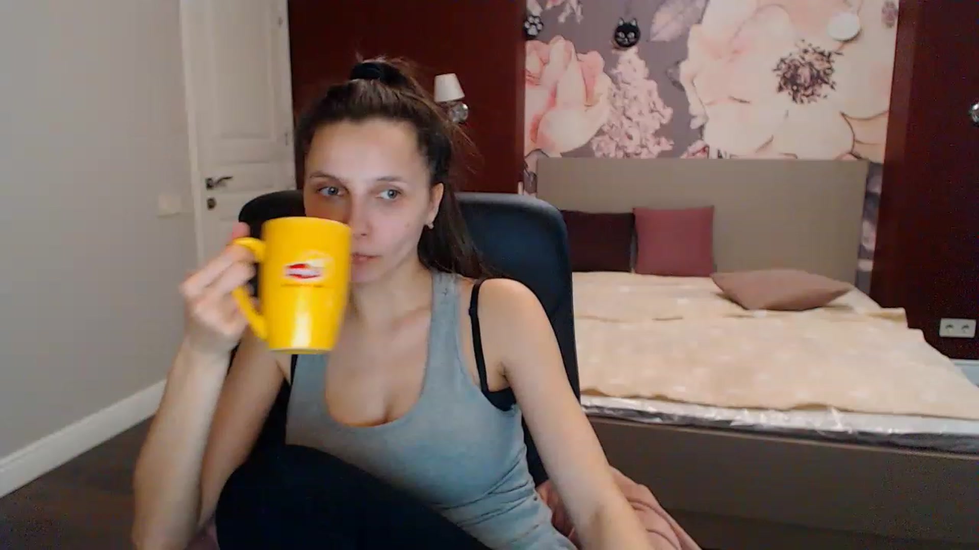 Gallery image thumbnail from Karina_Mils's myfreecams stream on, 01/18/2023, 11:30 image 6 of 20
