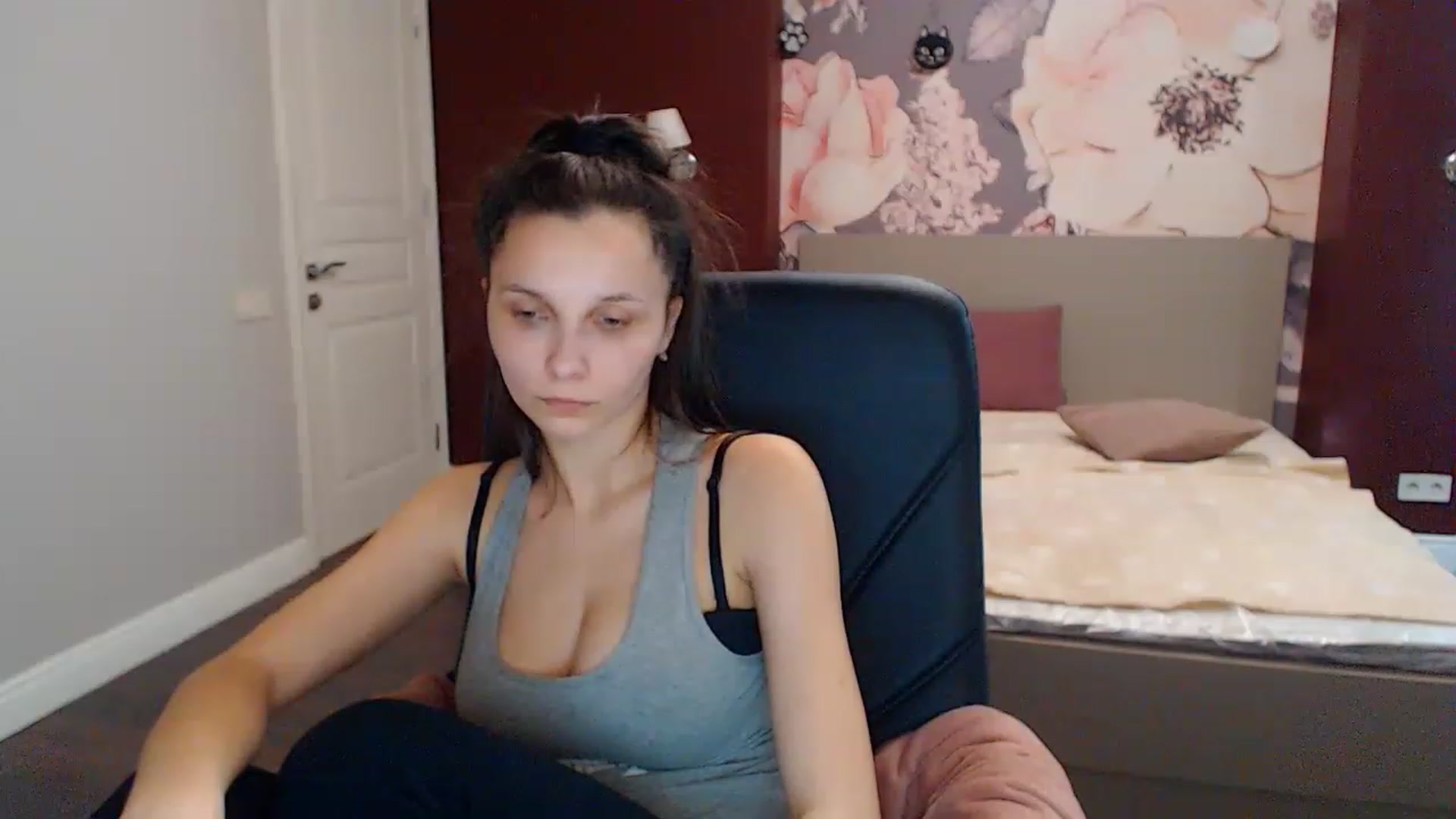 Gallery image thumbnail from Karina_Mils's myfreecams stream on, 01/18/2023, 11:30 image 19 of 20