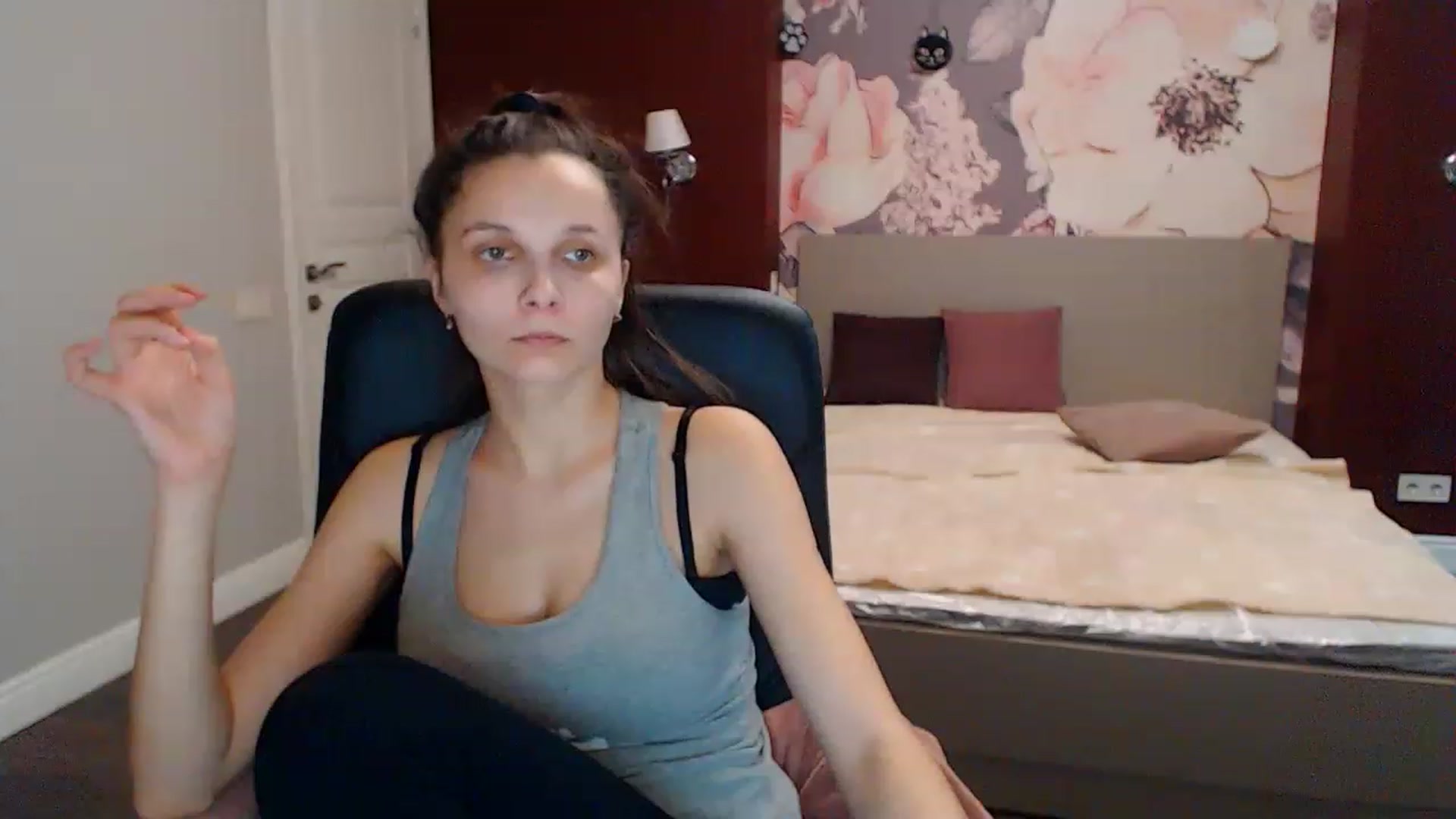 Gallery image thumbnail from Karina_Mils's myfreecams stream on, 01/18/2023, 11:30 image 4 of 20