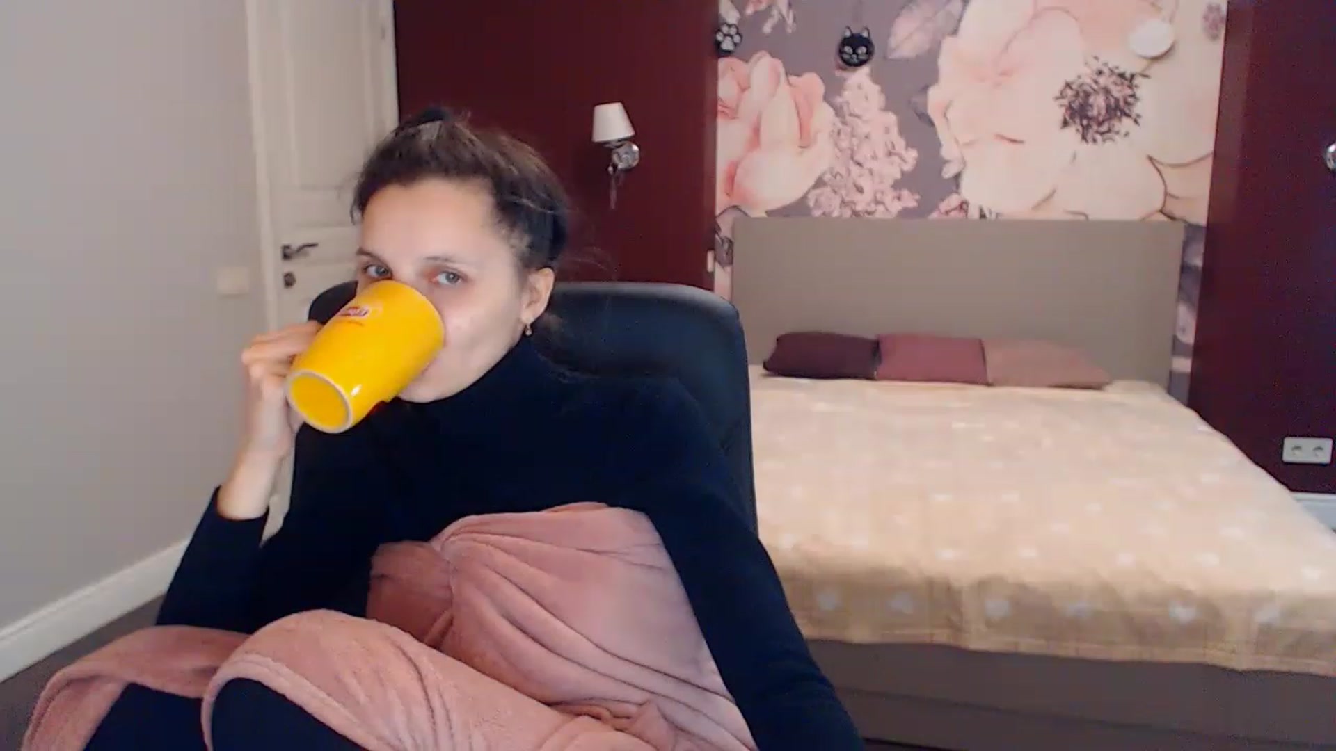 Gallery image thumbnail from Karina_Mils's myfreecams stream on, 01/19/2023, 09:15 image 7 of 20