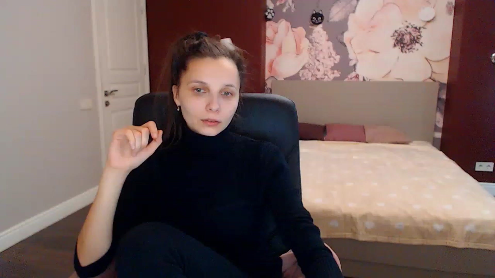 Gallery image thumbnail from Karina_Mils's myfreecams stream on, 01/19/2023, 09:15 image 18 of 20