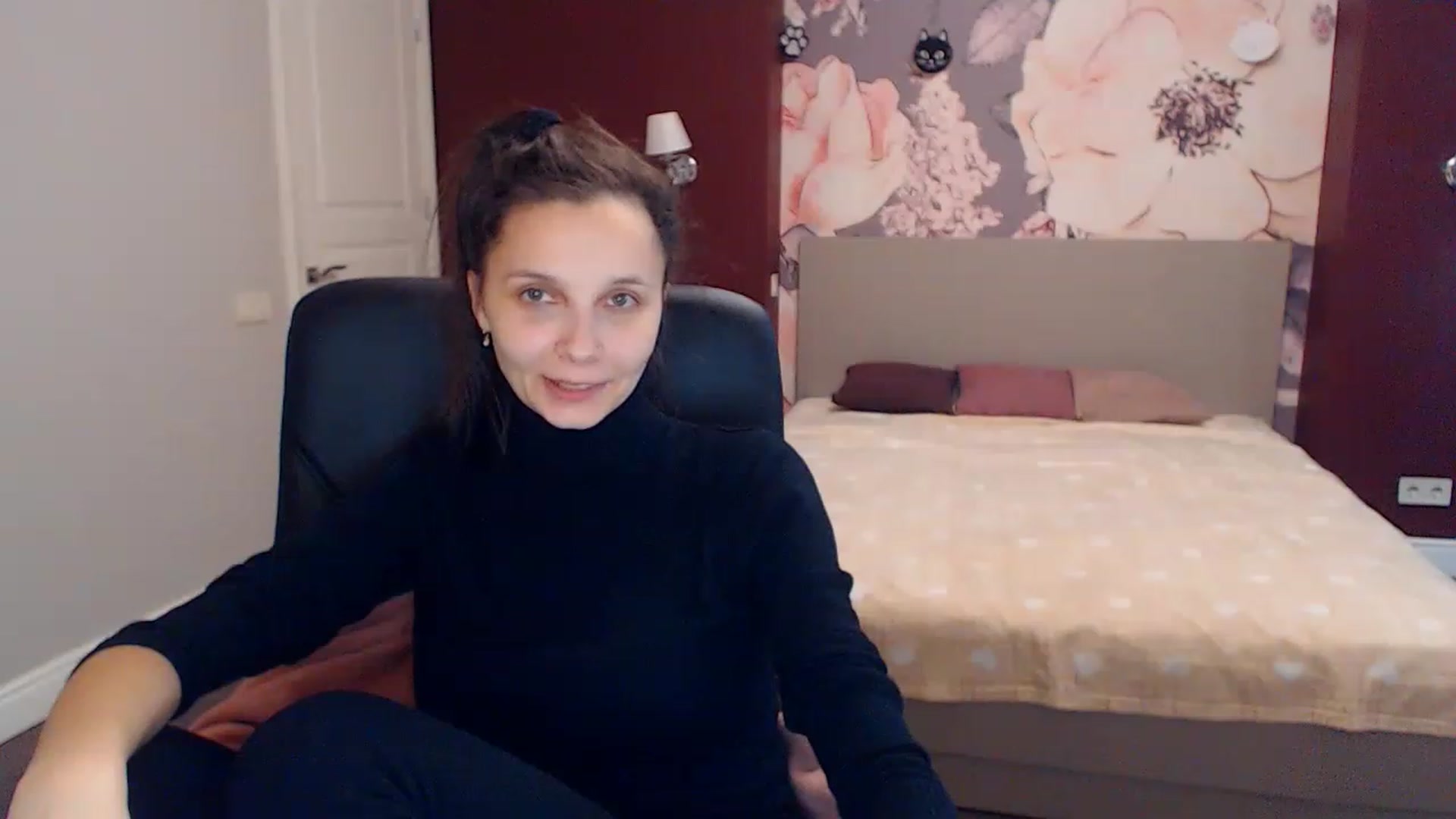 Gallery image thumbnail from Karina_Mils's myfreecams stream on, 01/19/2023, 09:15 image 11 of 20