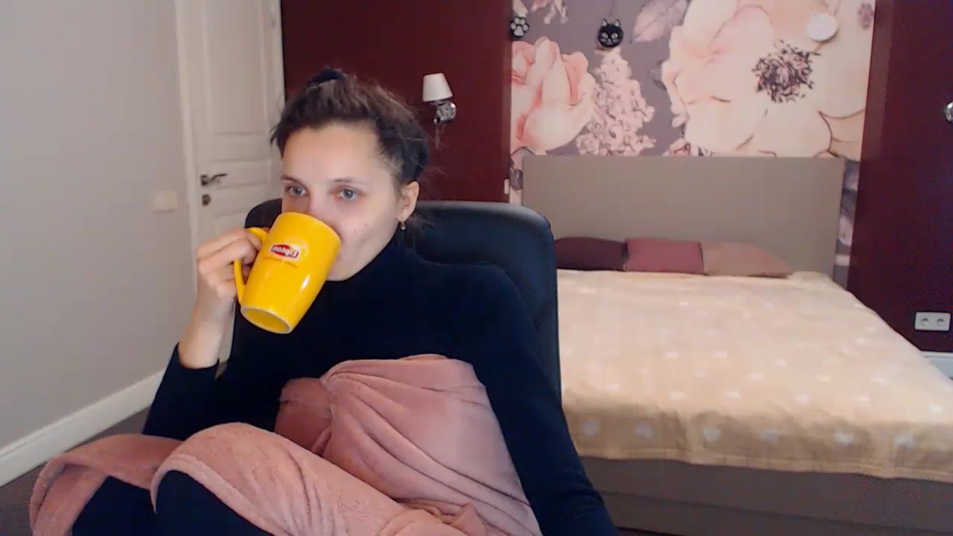 Gallery image thumbnail from Karina_Mils's myfreecams stream on, 01/19/2023, 09:15 image 4 of 20