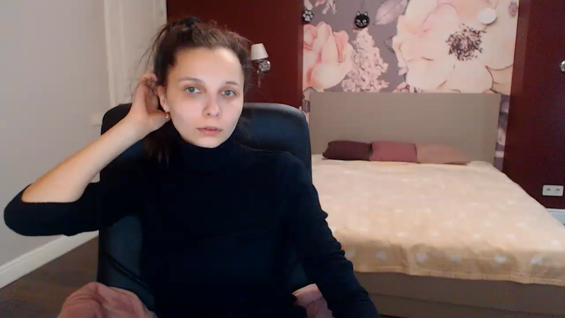 Gallery image thumbnail from Karina_Mils's myfreecams stream on, 01/19/2023, 09:15 image 15 of 20
