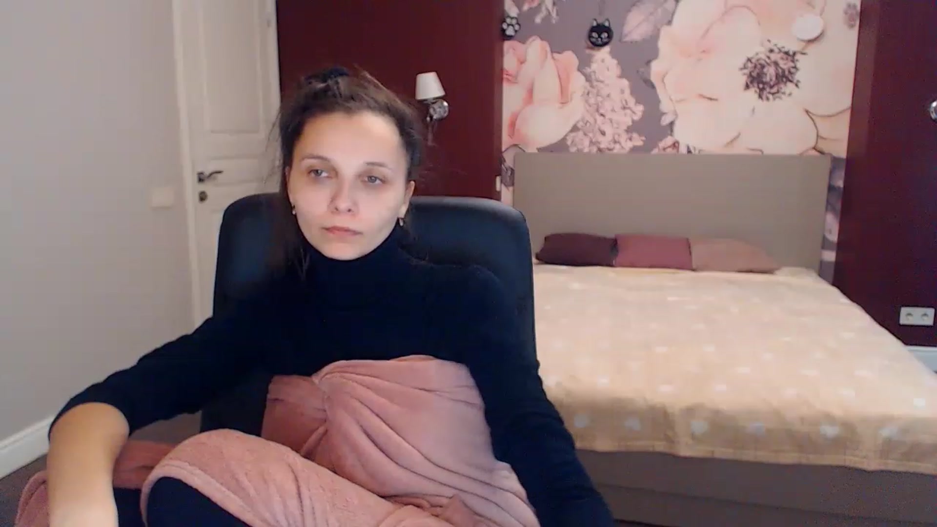Gallery image thumbnail from Karina_Mils's myfreecams stream on, 01/19/2023, 09:15 image 8 of 20