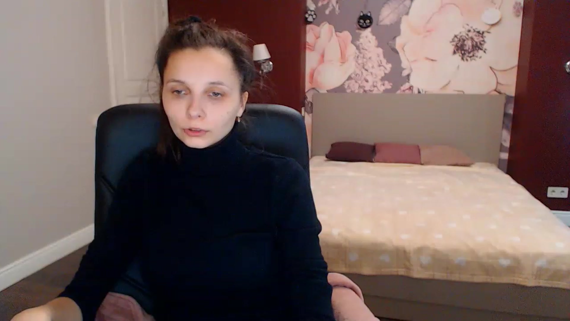 Gallery image thumbnail from Karina_Mils's myfreecams stream on, 01/19/2023, 09:15 image 13 of 20
