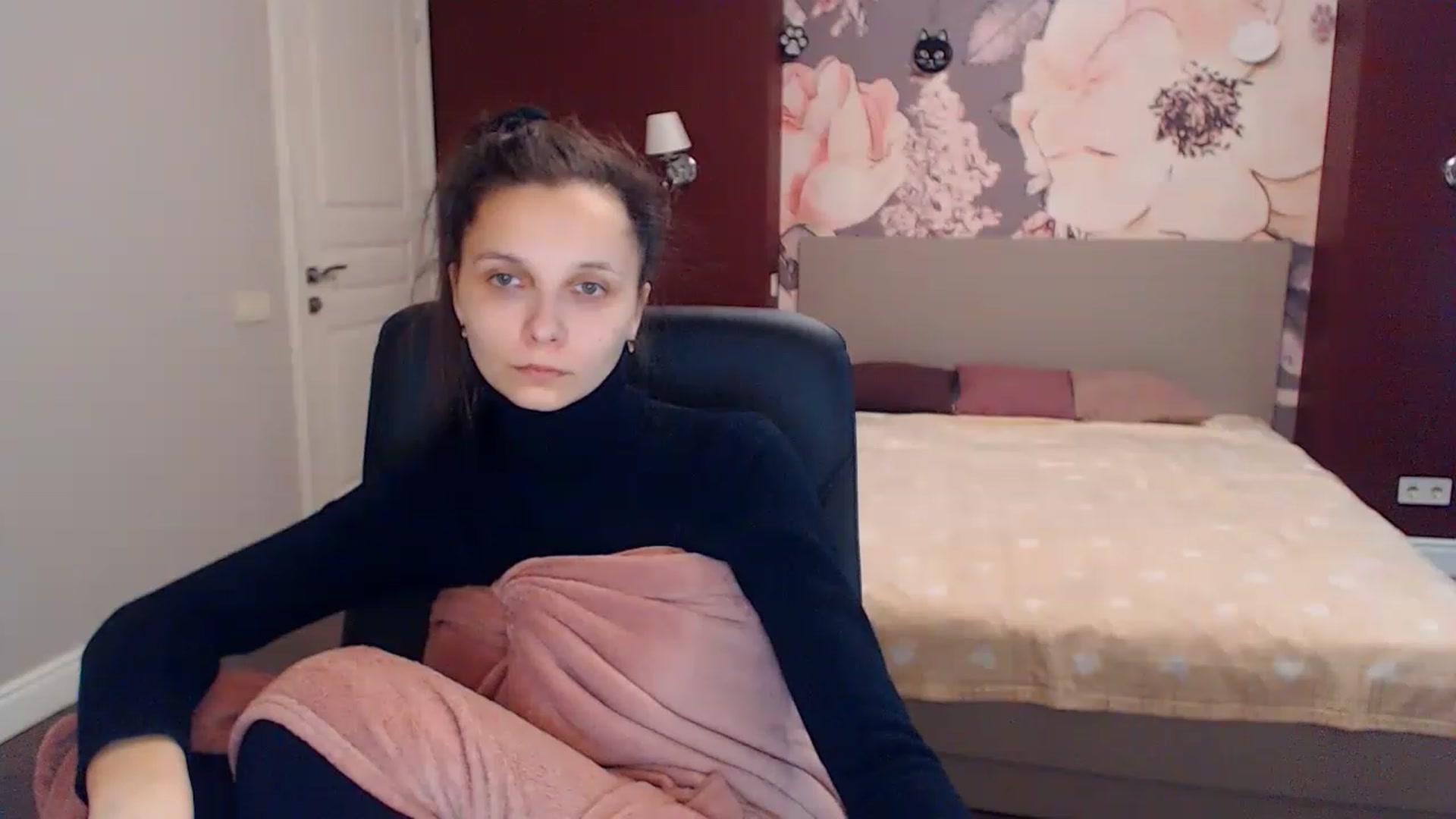 Gallery image thumbnail from Karina_Mils's myfreecams stream on, 01/19/2023, 09:15 image 5 of 20