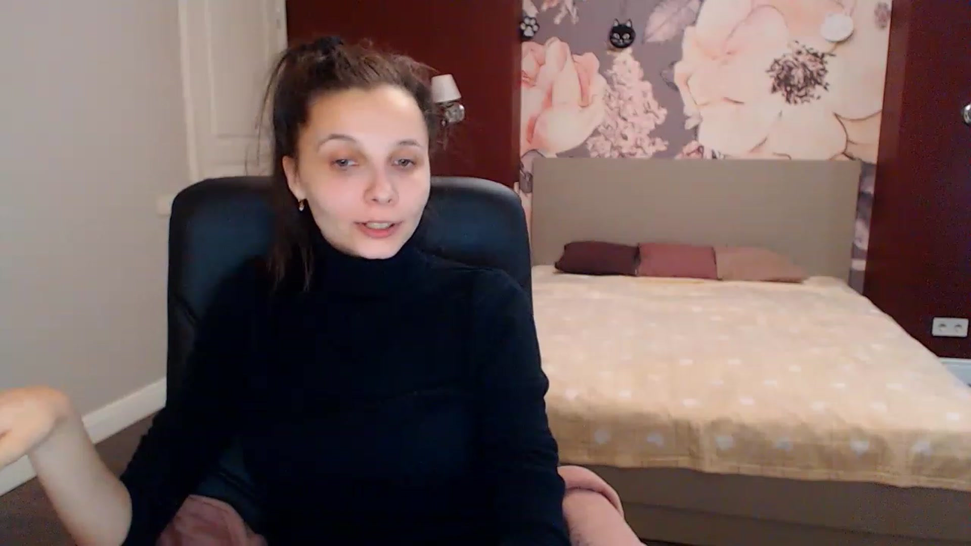 Gallery image thumbnail from Karina_Mils's myfreecams stream on, 01/19/2023, 09:15 image 14 of 20