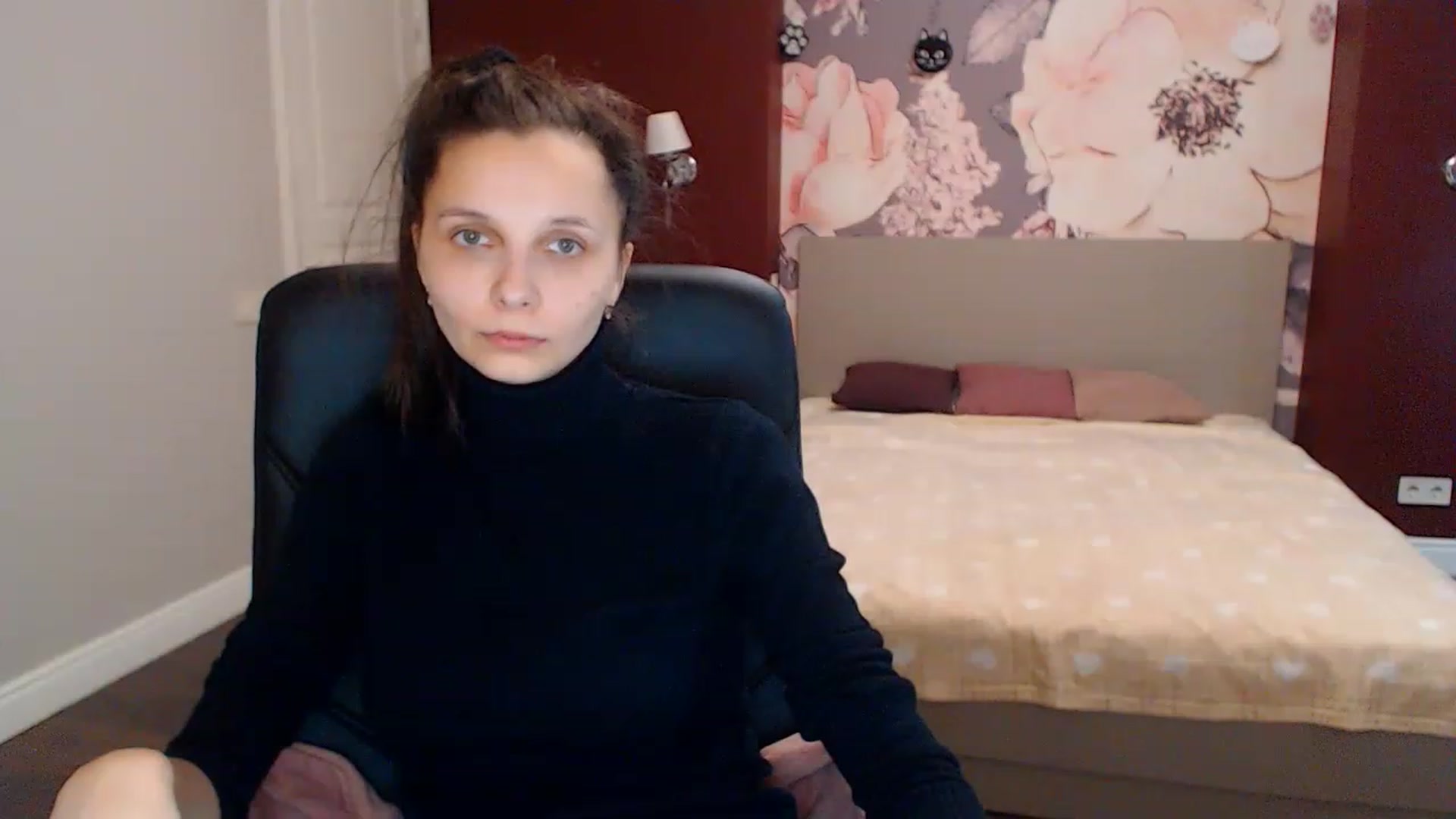 Gallery image thumbnail from Karina_Mils's myfreecams stream on, 01/19/2023, 09:15 image 16 of 20