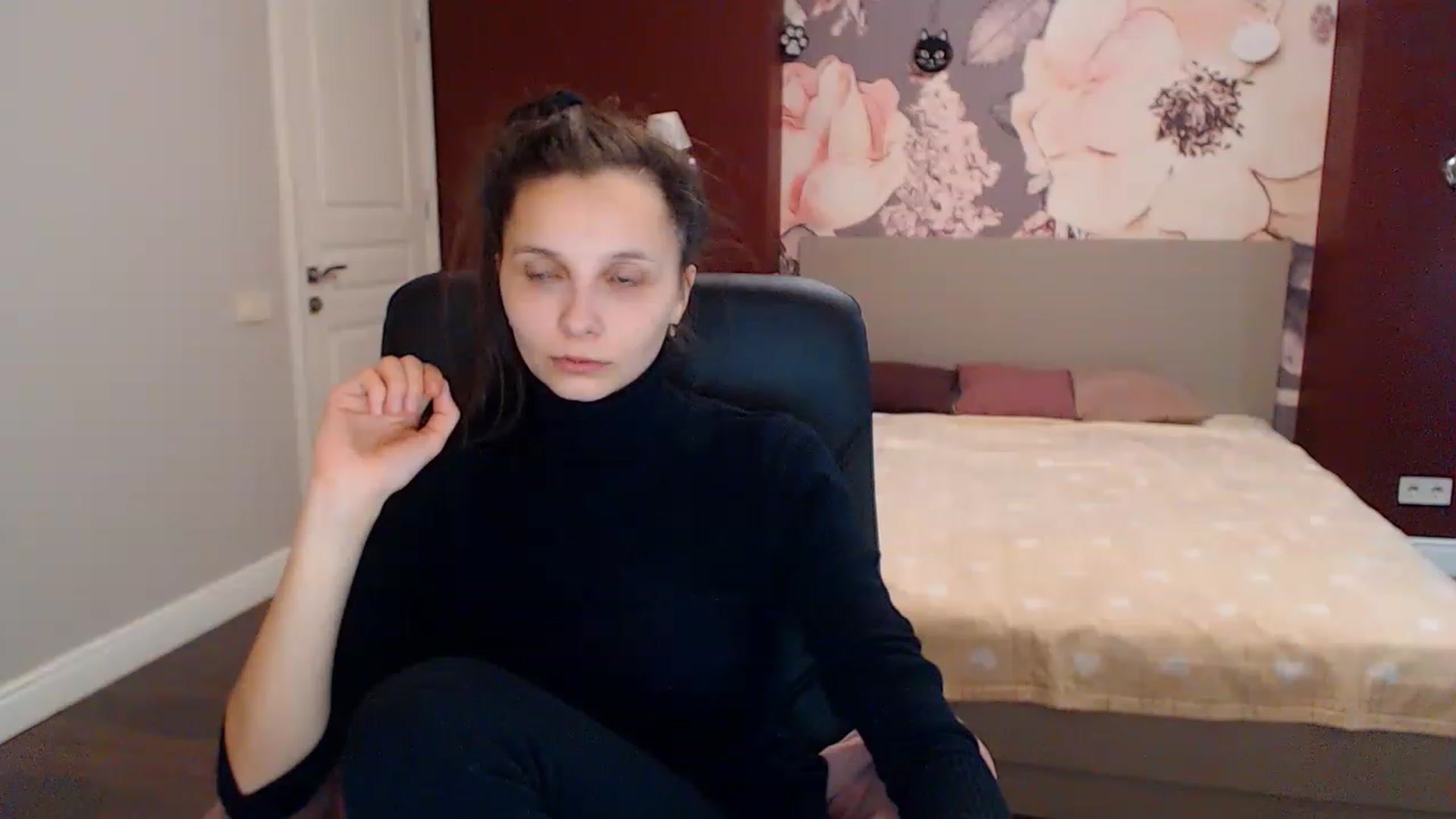 Gallery image thumbnail from Karina_Mils's myfreecams stream on, 01/19/2023, 09:15 image 19 of 20