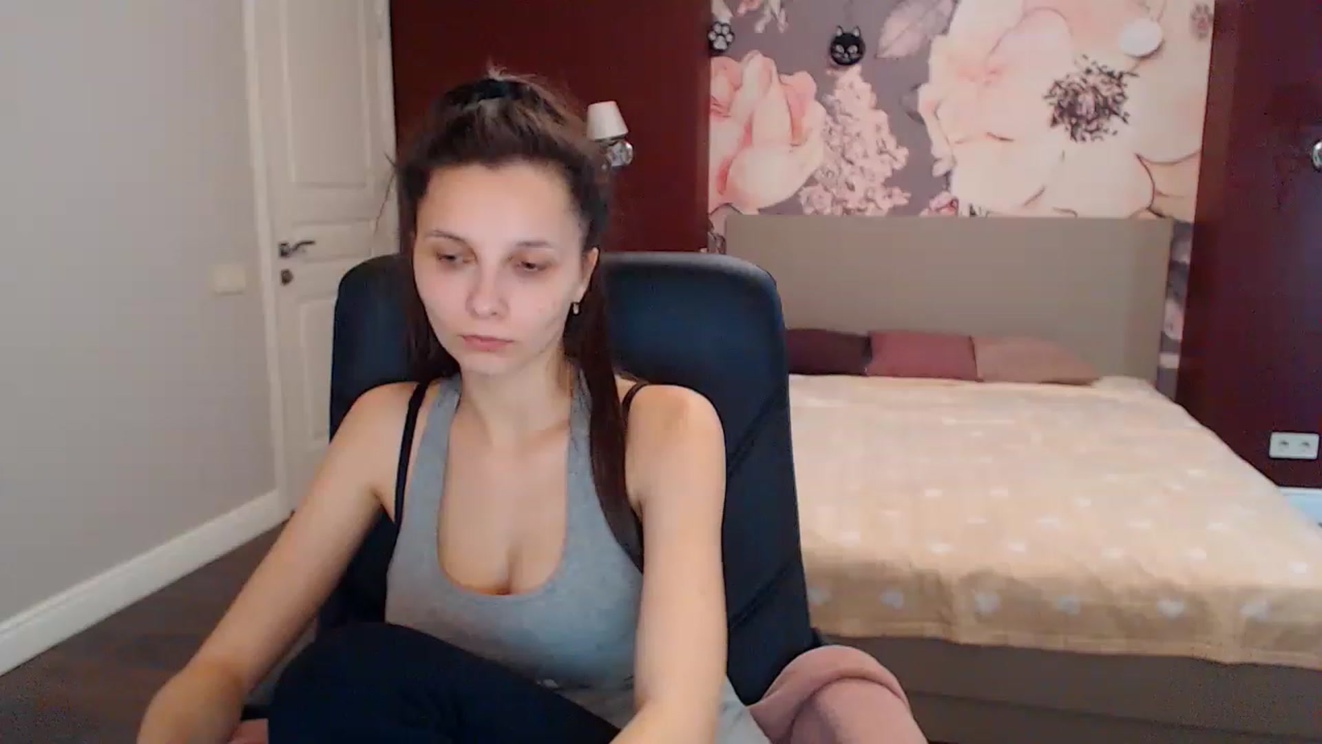 Gallery image thumbnail from Karina_Mils's myfreecams stream on, 01/19/2023, 09:45 image 11 of 20