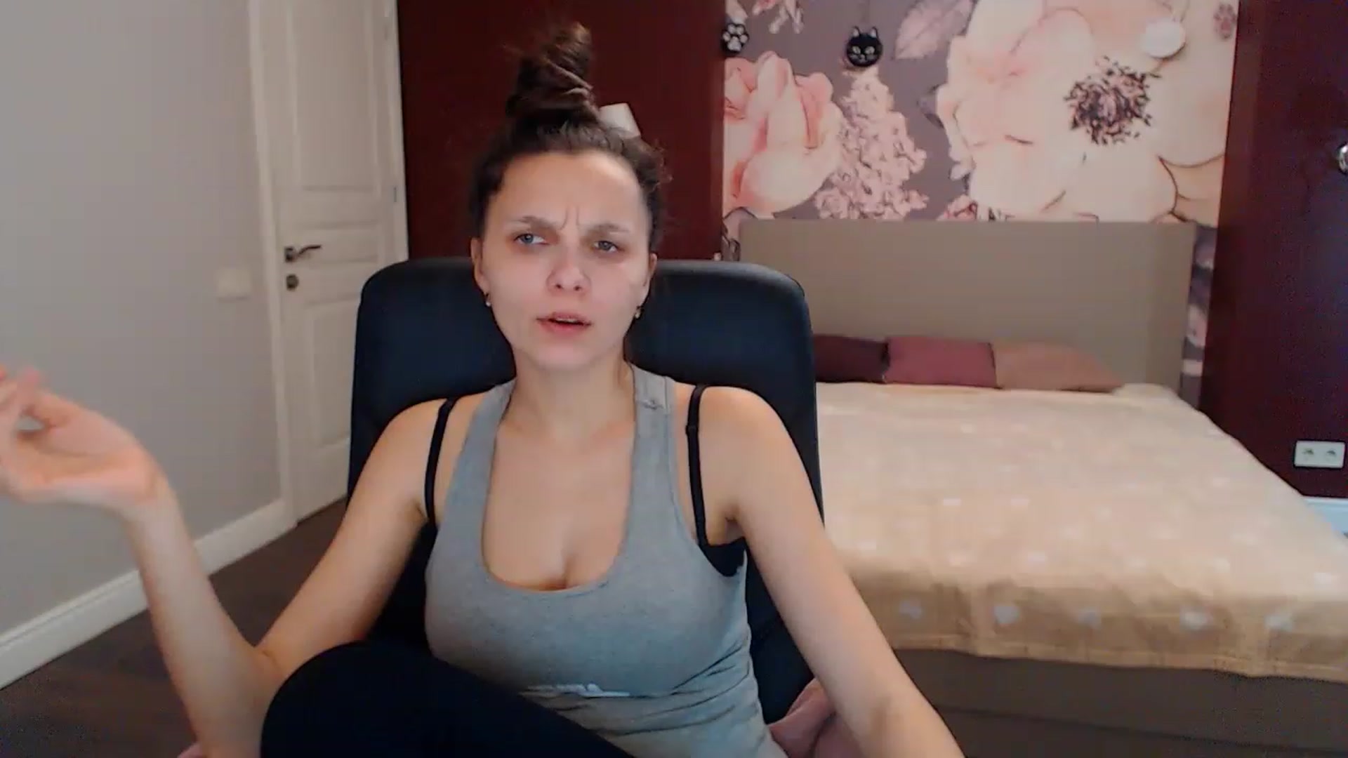 Gallery image thumbnail from Karina_Mils's myfreecams stream on, 01/19/2023, 09:45 image 12 of 20