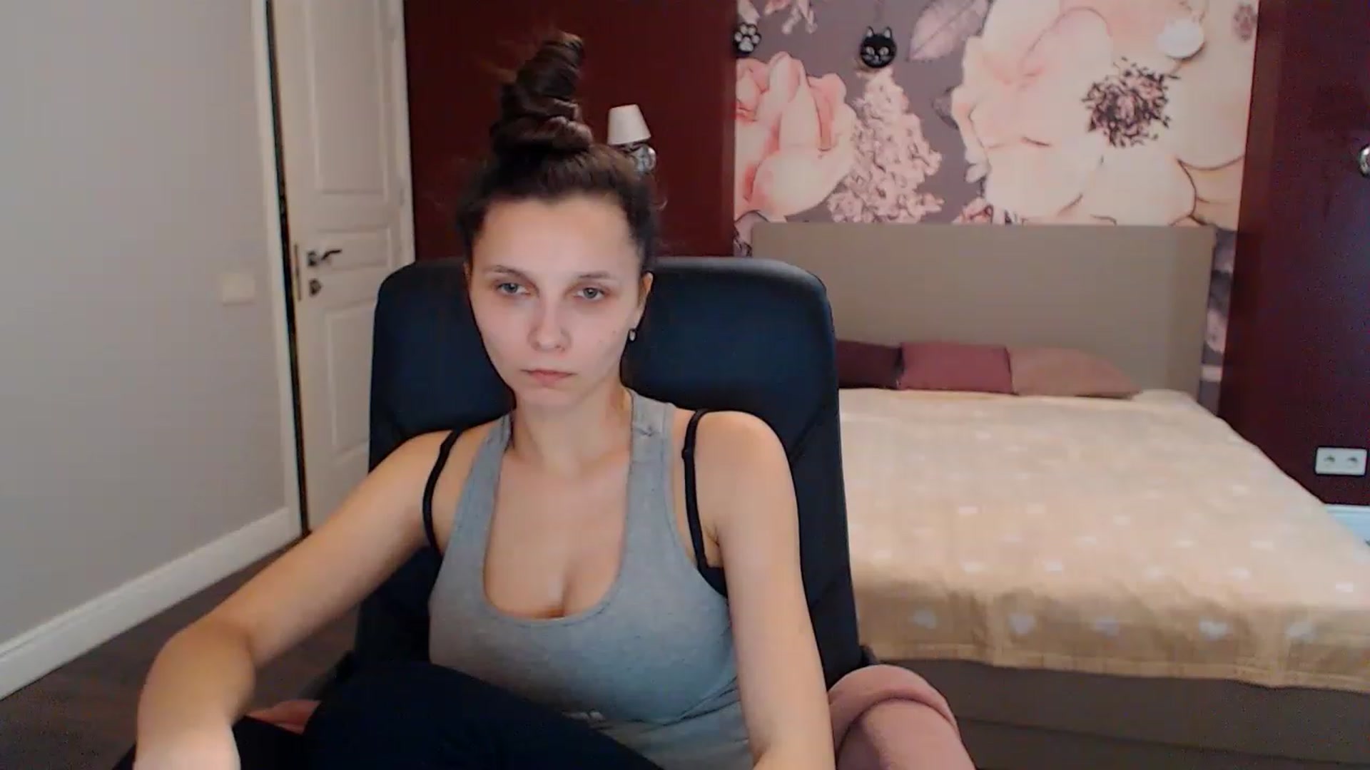 Gallery image thumbnail from Karina_Mils's myfreecams stream on, 01/19/2023, 09:45 image 18 of 20