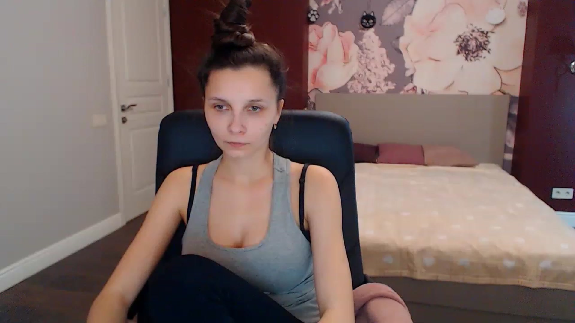 Gallery image thumbnail from Karina_Mils's myfreecams stream on, 01/19/2023, 09:45 image 20 of 20