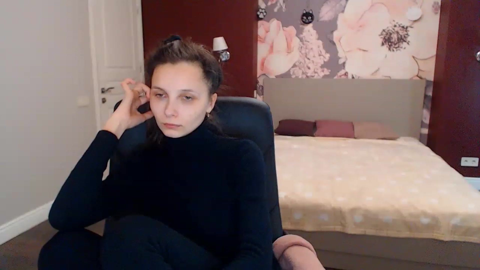 Gallery image thumbnail from Karina_Mils's myfreecams stream on, 01/19/2023, 09:45 image 1 of 20