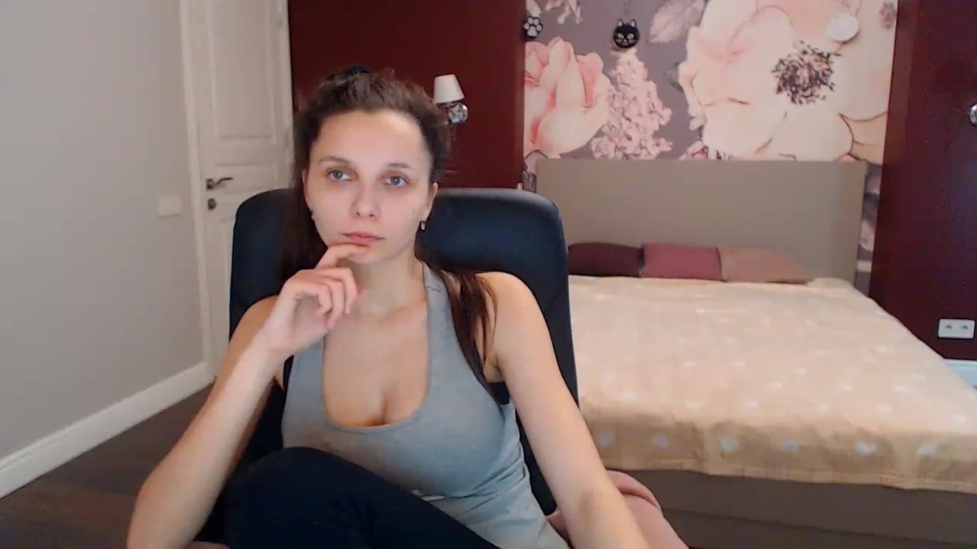 Gallery image thumbnail from Karina_Mils's myfreecams stream on, 01/19/2023, 09:45 image 5 of 20
