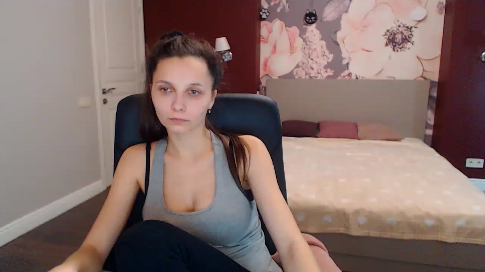 Gallery image thumbnail from Karina_Mils's myfreecams stream on, 01/19/2023, 09:45 image 4 of 20