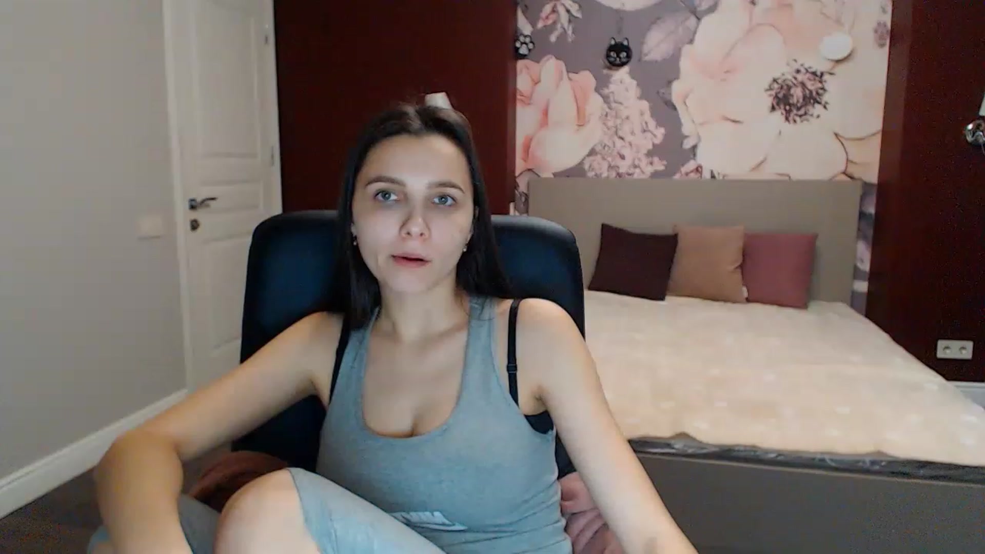 Gallery image thumbnail from Karina_Mils's myfreecams stream on, 01/20/2023, 13:49 image 15 of 20