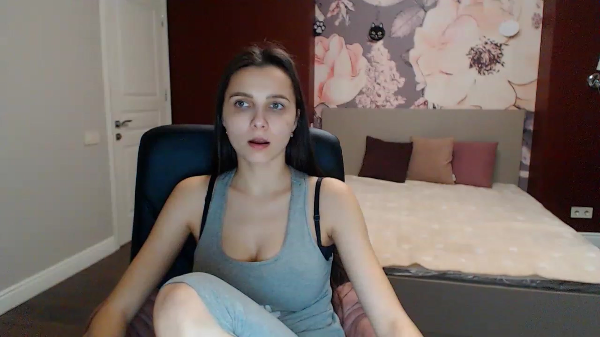 Gallery image thumbnail from Karina_Mils's myfreecams stream on, 01/20/2023, 13:49 image 18 of 20
