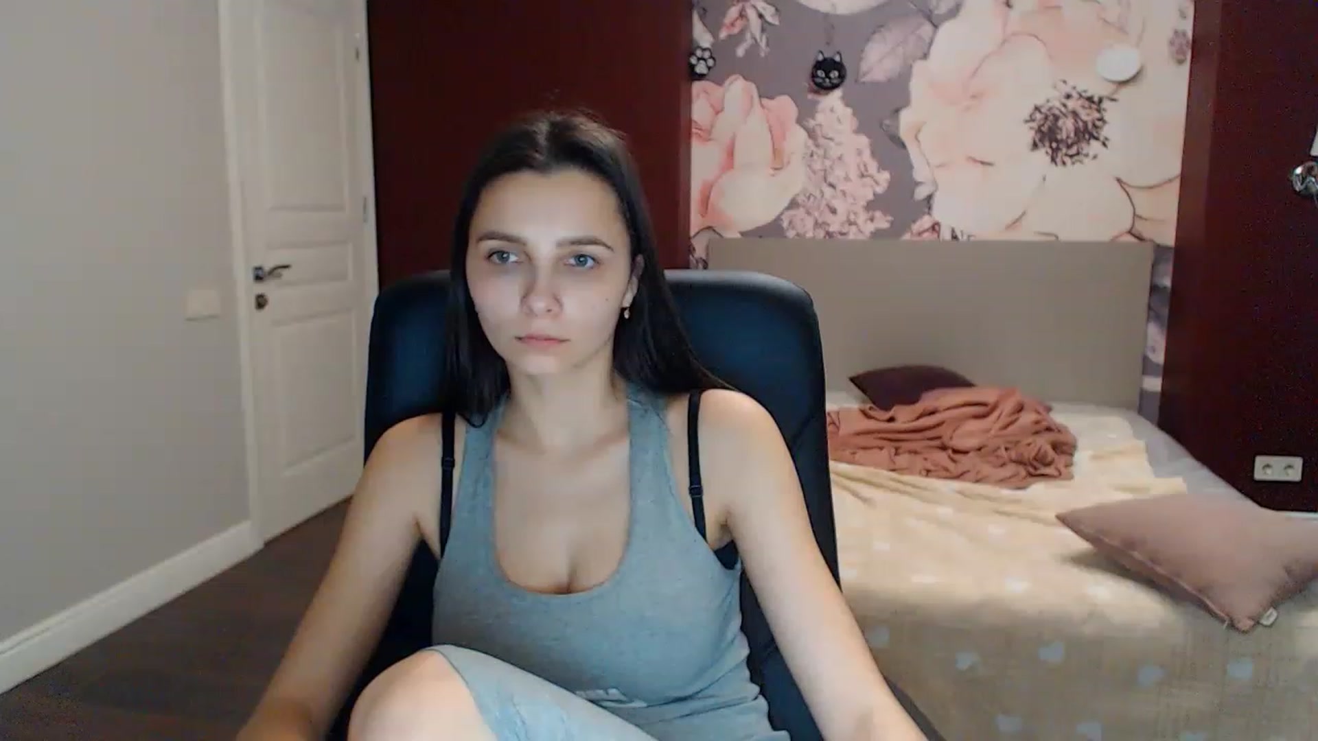 Gallery image thumbnail from Karina_Mils's myfreecams stream on, 01/20/2023, 13:49 image 2 of 20