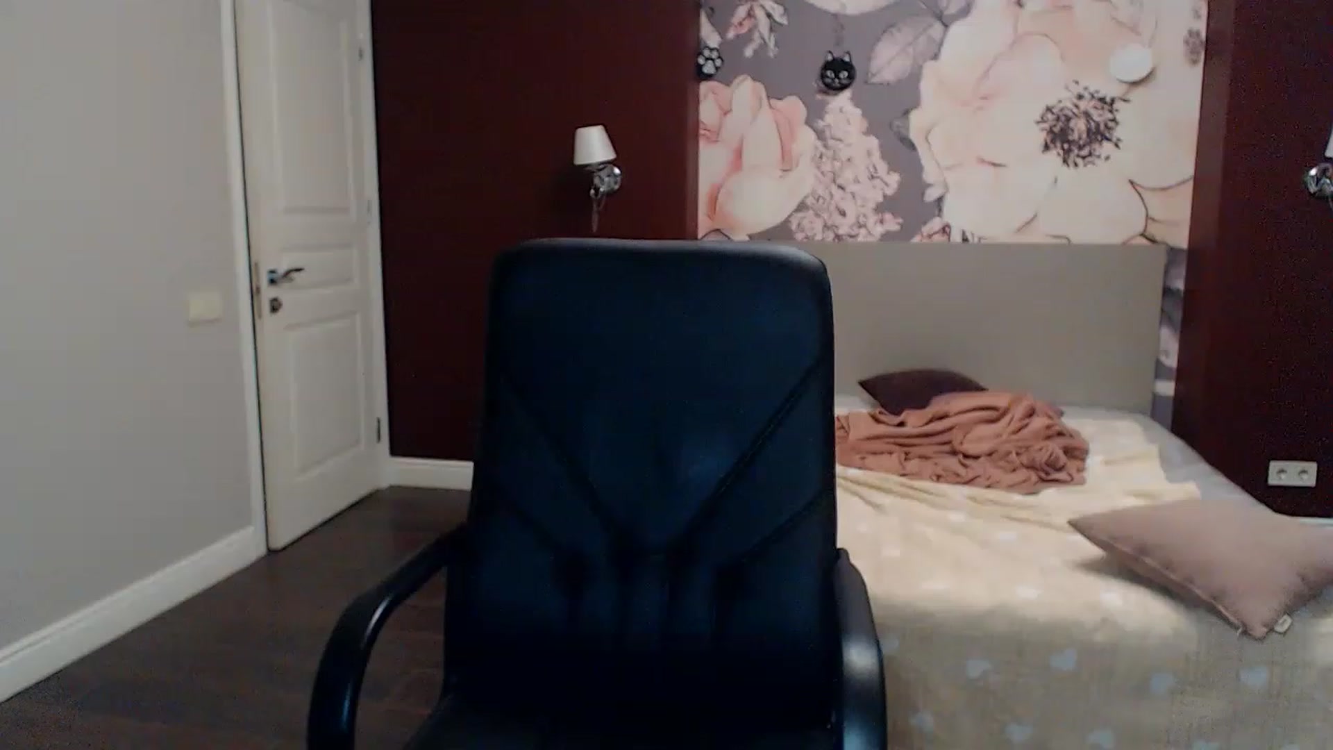 Gallery image thumbnail from Karina_Mils's myfreecams stream on, 01/20/2023, 13:49 image 9 of 20