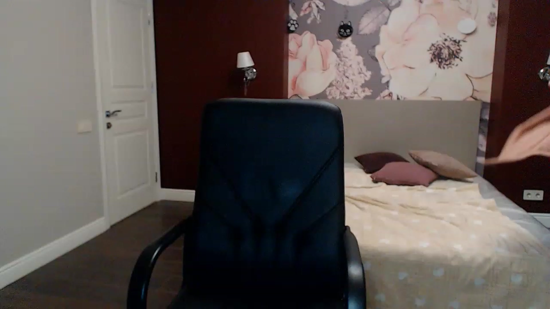 Gallery image thumbnail from Karina_Mils's myfreecams stream on, 01/20/2023, 13:49 image 11 of 20