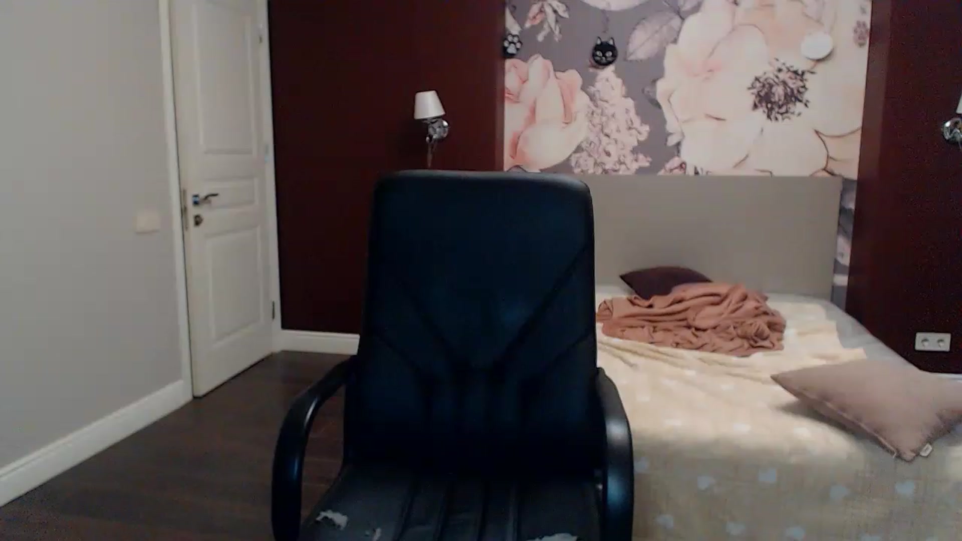 Gallery image thumbnail from Karina_Mils's myfreecams stream on, 01/20/2023, 13:49 image 6 of 20