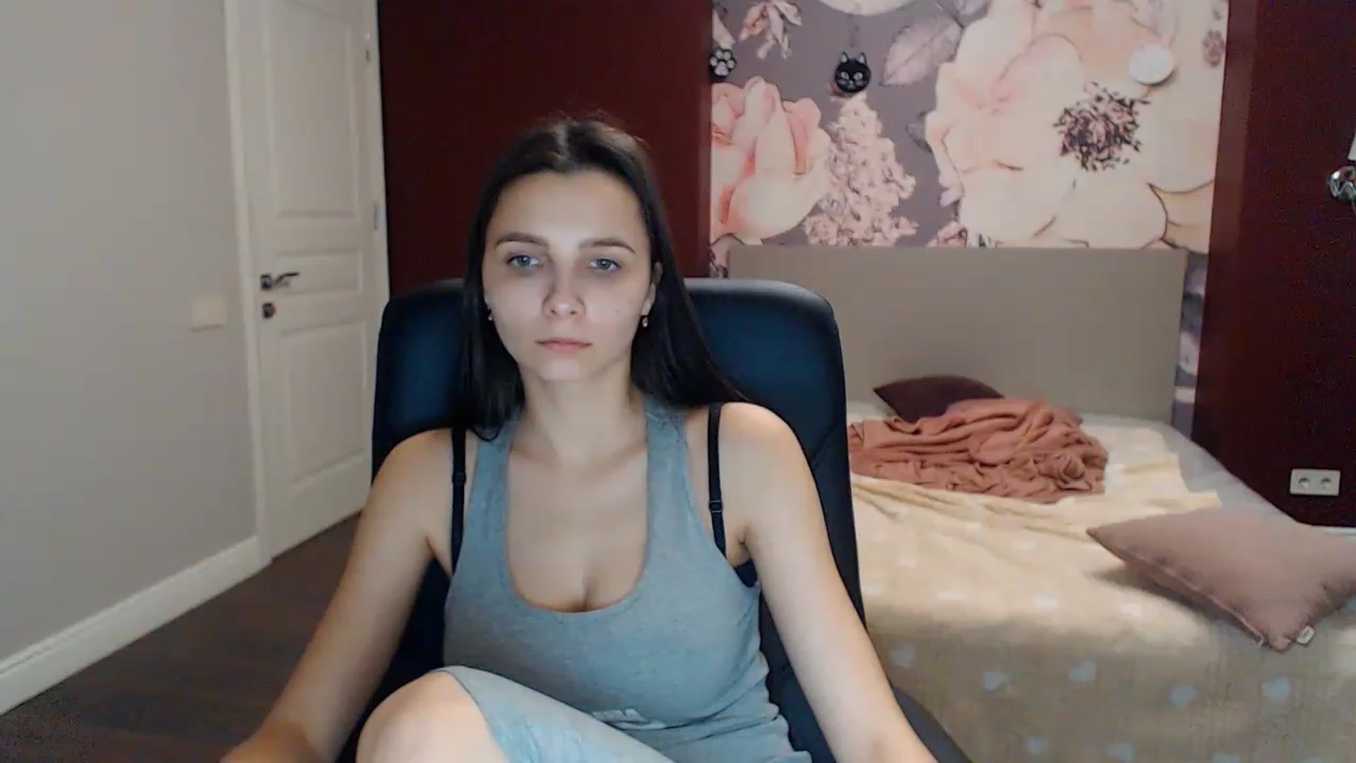 Gallery image thumbnail from Karina_Mils's myfreecams stream on, 01/20/2023, 13:49 image 4 of 20