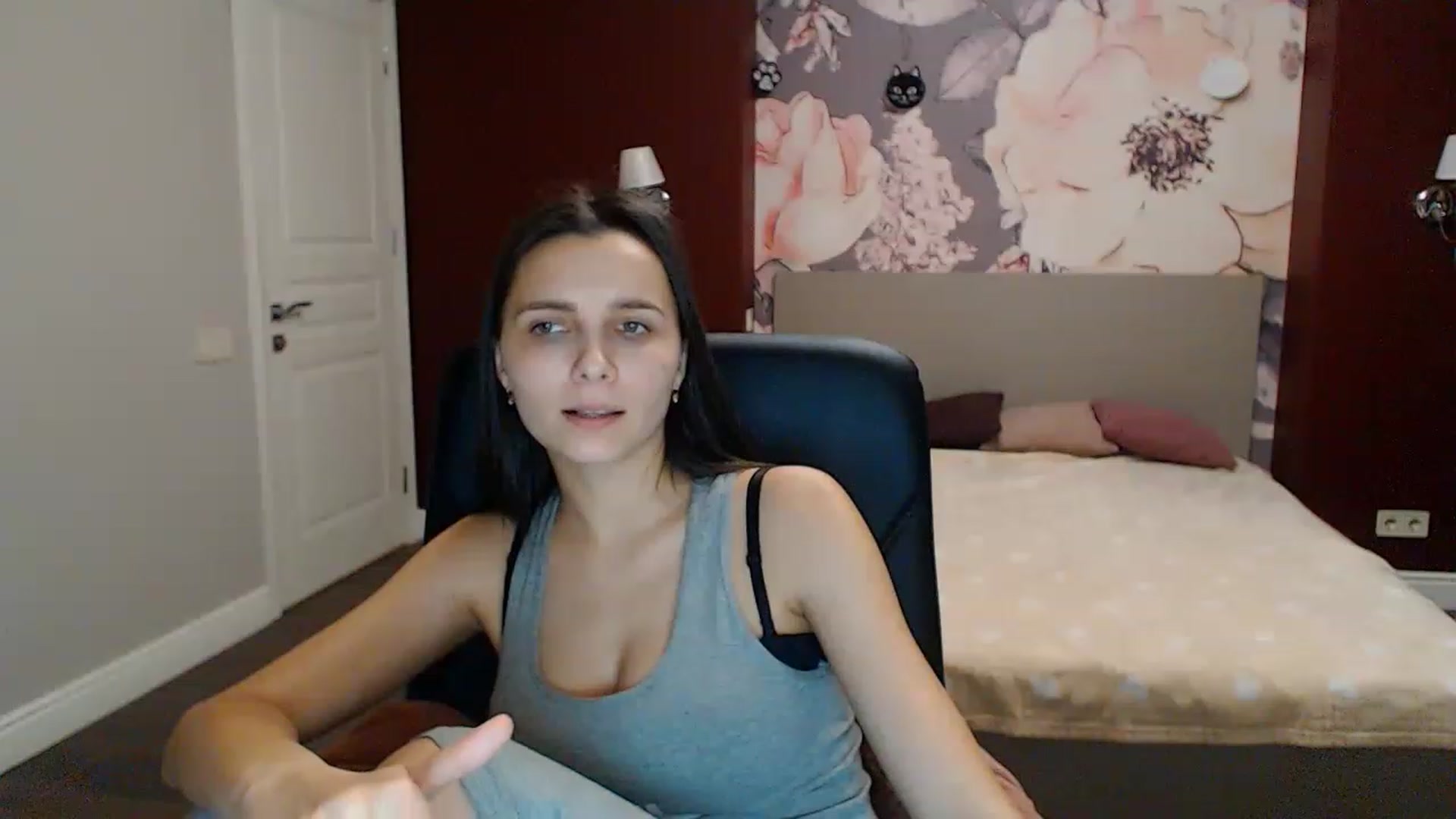 Gallery image thumbnail from Karina_Mils's myfreecams stream on, 01/21/2023, 16:10 image 8 of 20