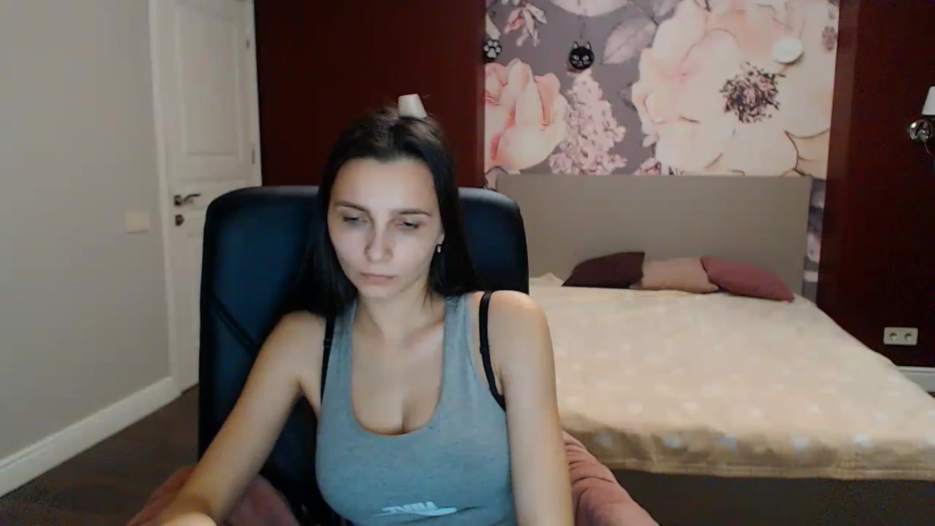Gallery image thumbnail from Karina_Mils's myfreecams stream on, 01/21/2023, 16:10 image 15 of 20