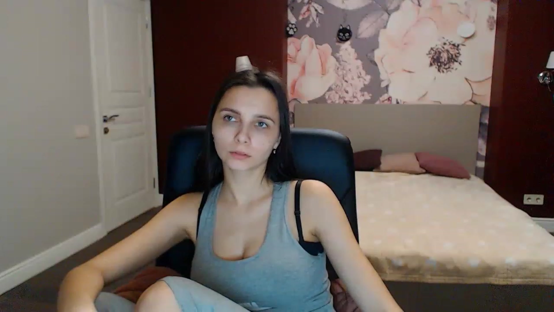 Gallery image thumbnail from Karina_Mils's myfreecams stream on, 01/21/2023, 16:10 image 7 of 20
