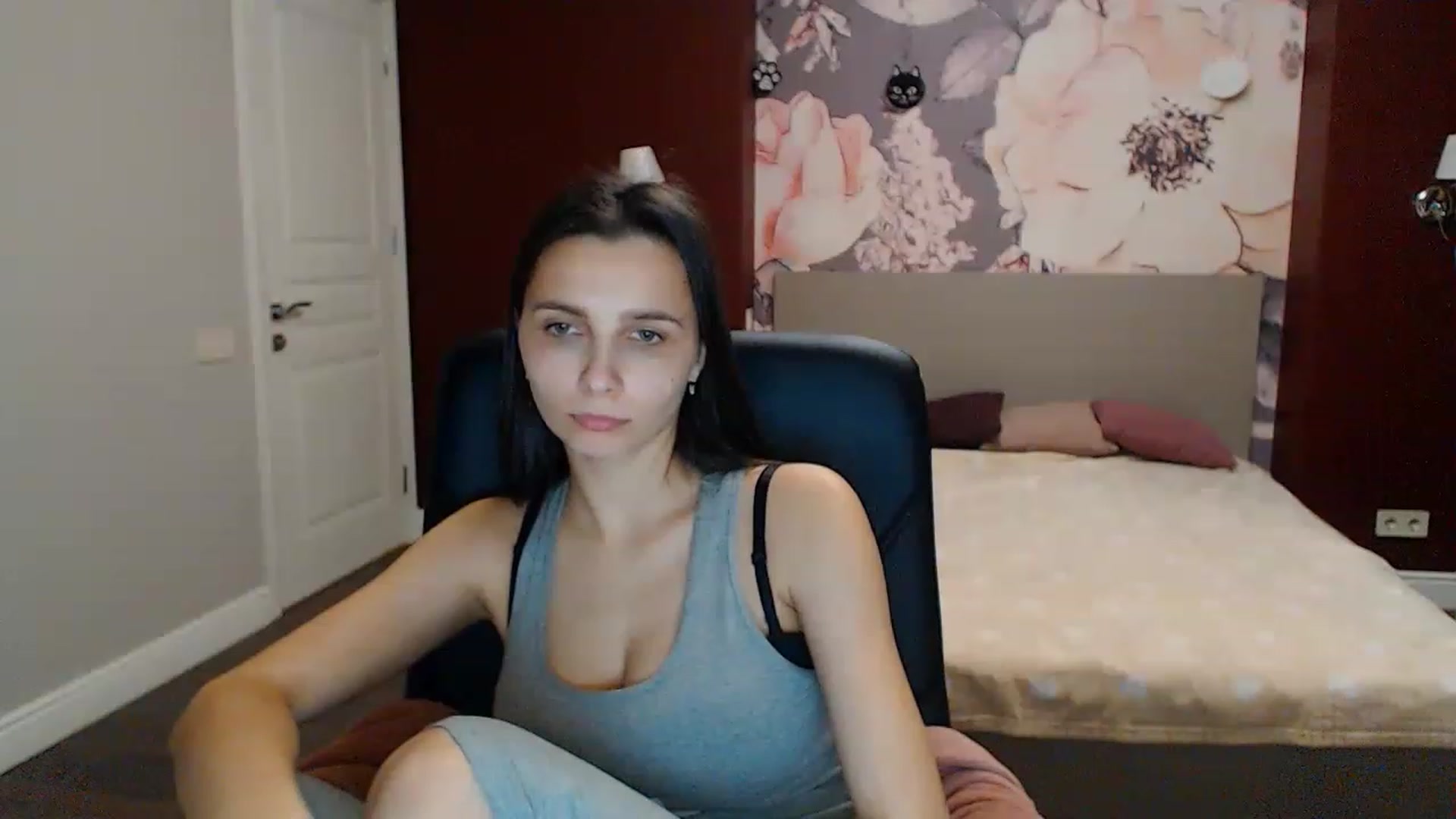 Gallery image thumbnail from Karina_Mils's myfreecams stream on, 01/21/2023, 16:10 image 1 of 20