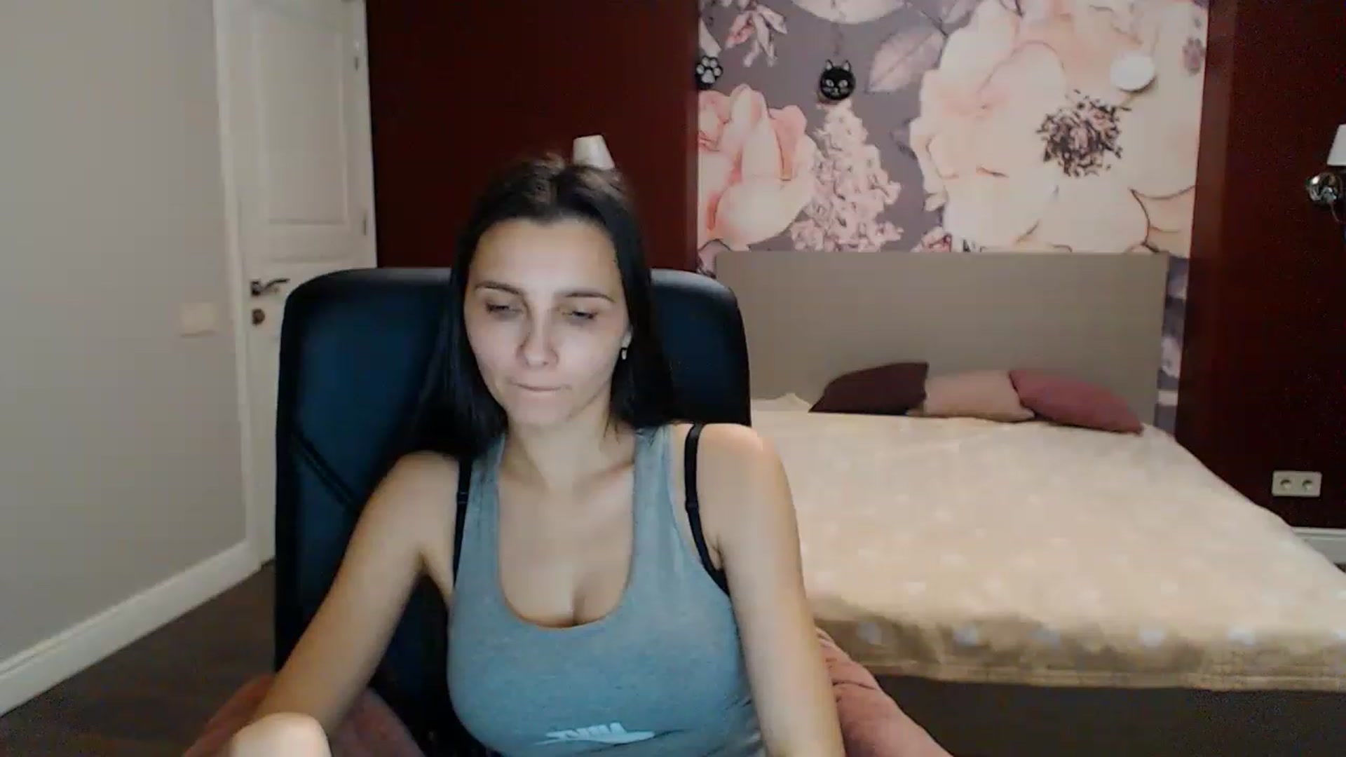 Gallery image thumbnail from Karina_Mils's myfreecams stream on, 01/21/2023, 16:10 image 16 of 20