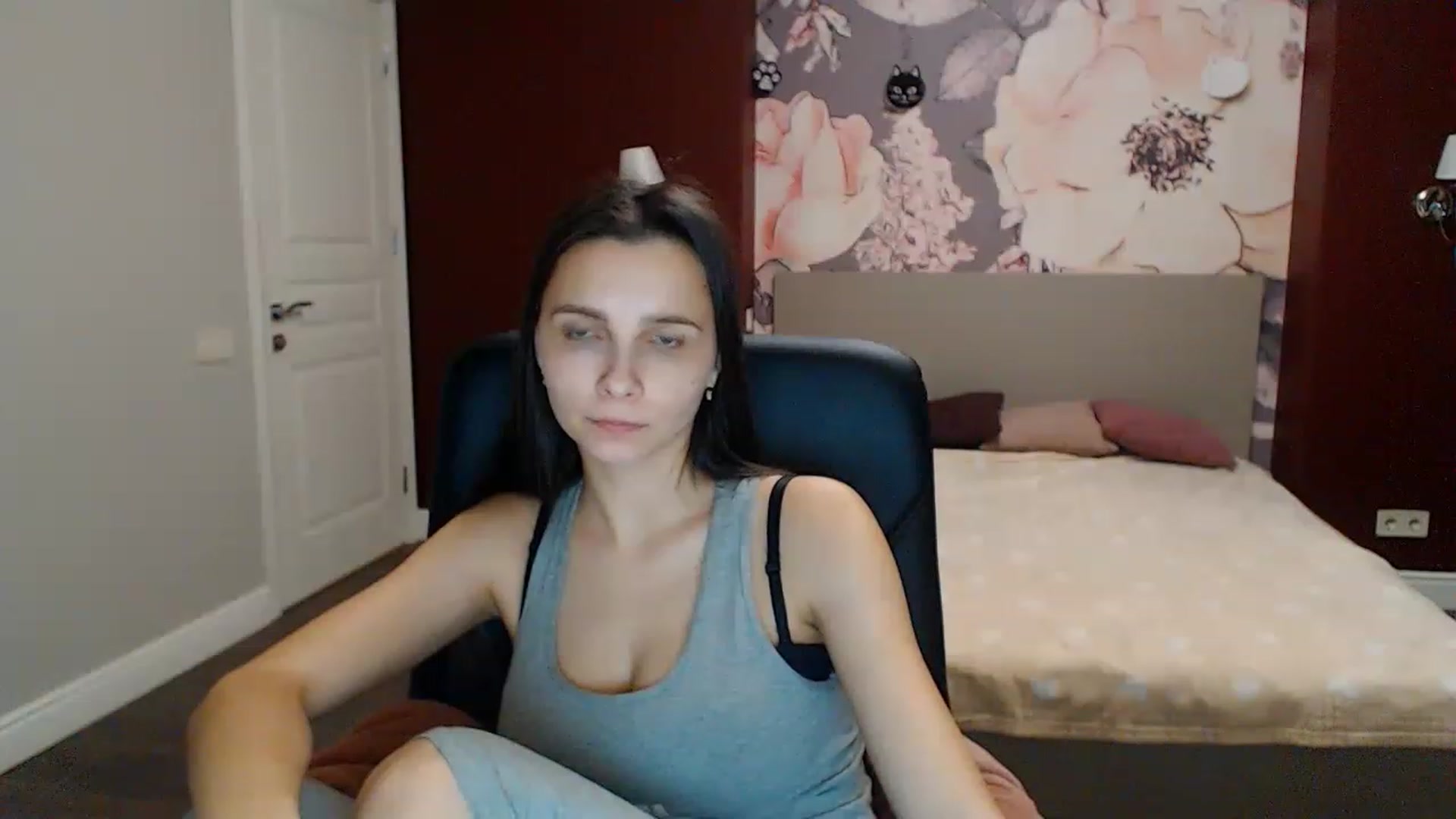 Gallery image thumbnail from Karina_Mils's myfreecams stream on, 01/21/2023, 16:10 image 9 of 20